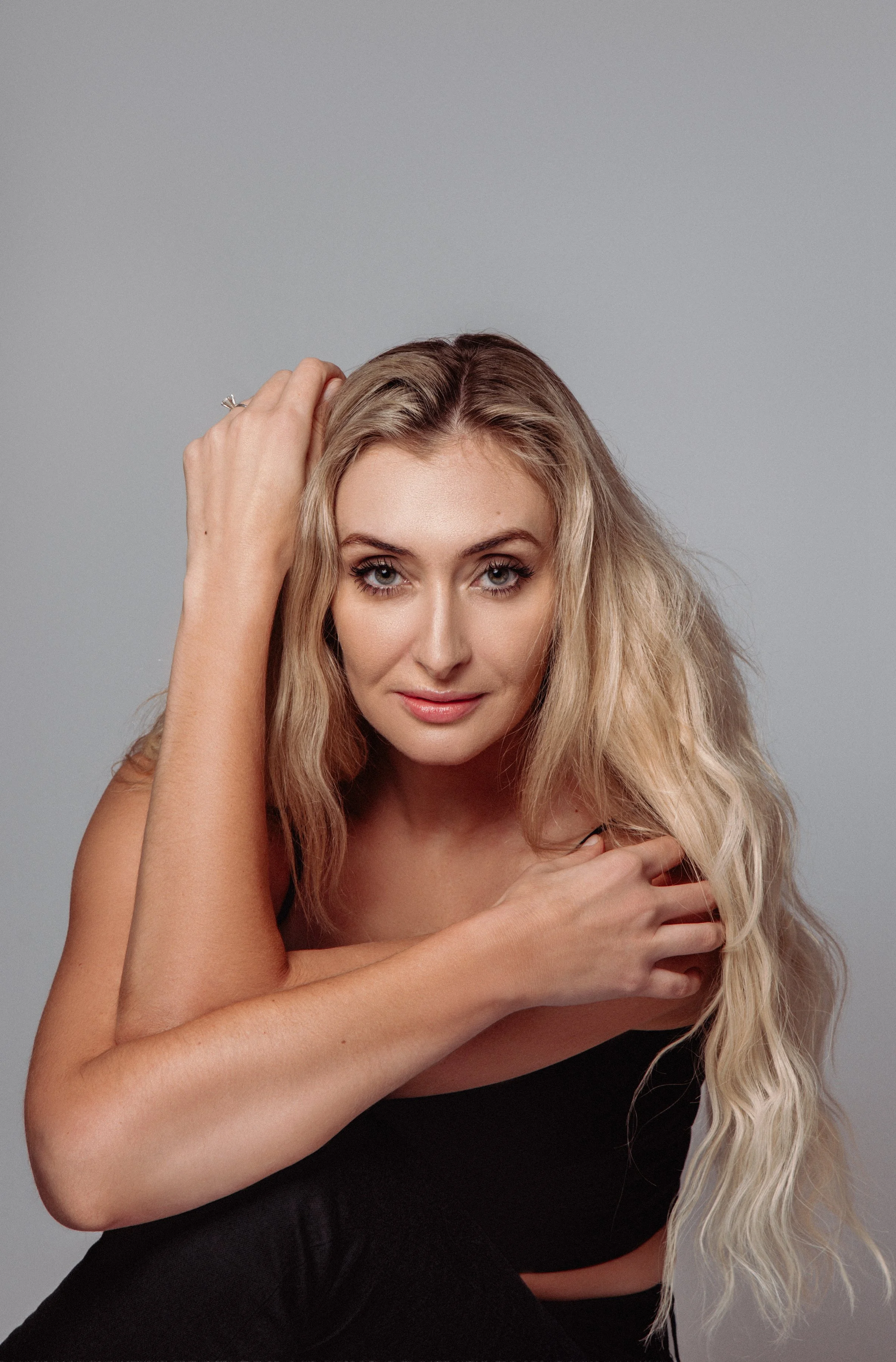 Women—Portraits—Boudoir—Birthday—Beauty—Studio—Portraits—Dallas—DFW—McKinney—Plano—Allen—Frisco—Texas—Fine—Art—Luxury—Women—Portraits—Editorial—Portraits—Feminine—Elegance—Timeless—Beauty—Confidence—Empowerment—Glamour—High—End—Studio—Photography—Fas