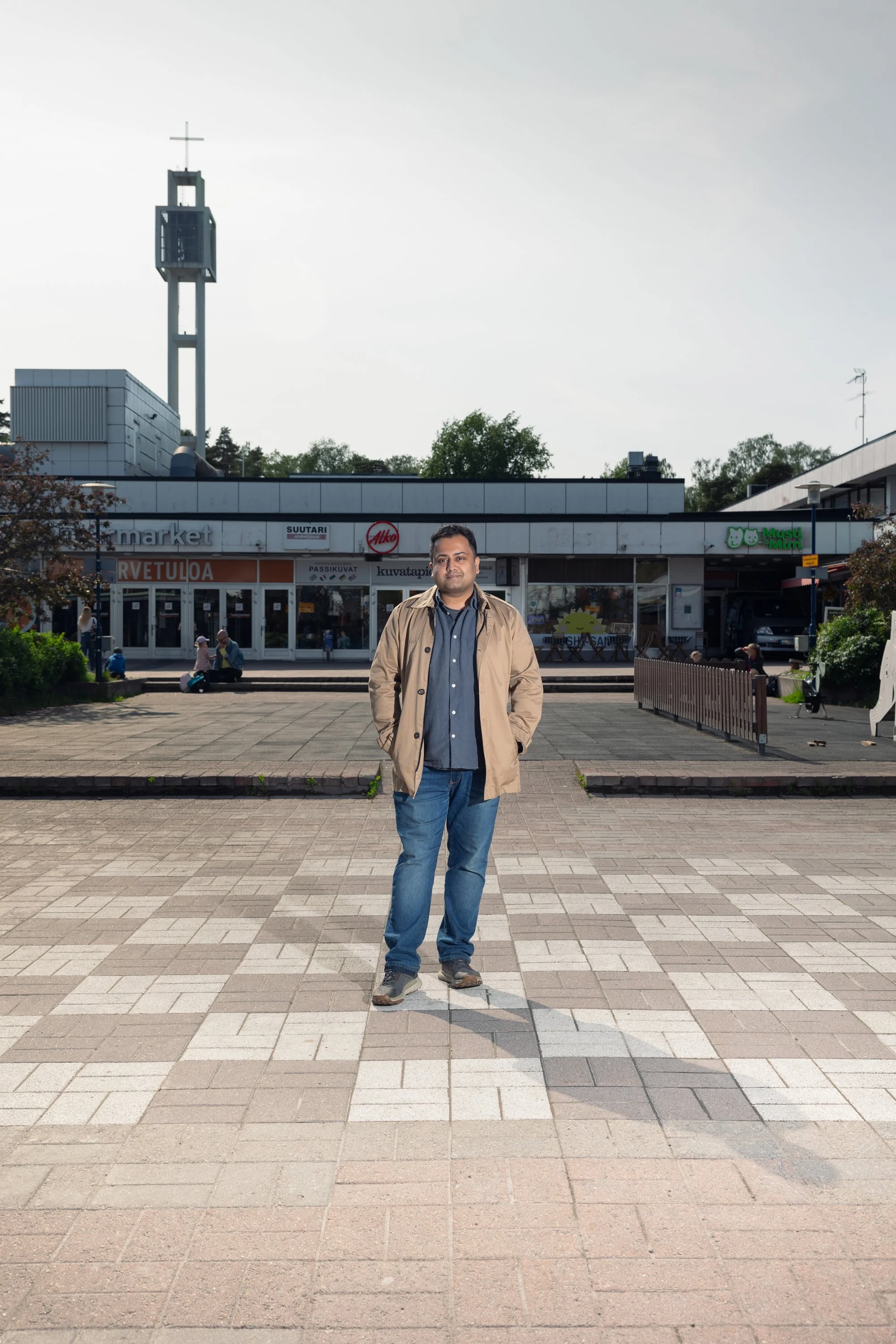 Portrait of Nikhil Sivadas, from an article about acquiring Finnish citizenship in Suomen Kuvalehti.