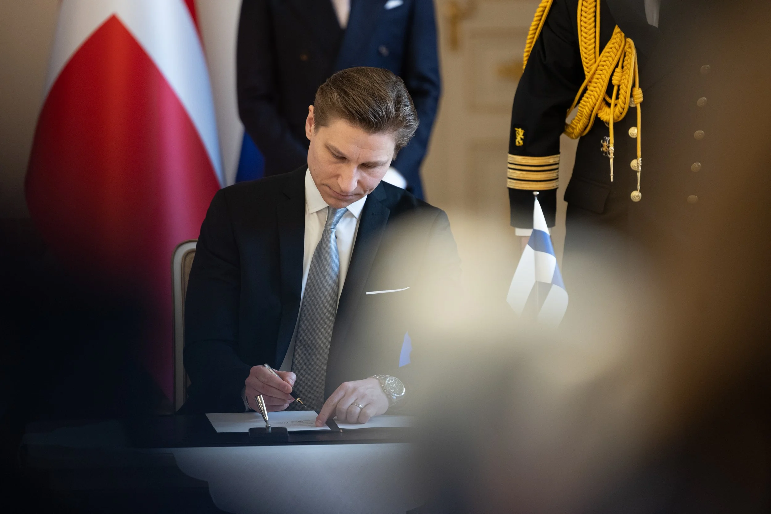 Minister of Defence, Antti Häkkänen, signs the Memorandum of Understanding to enhance defense cooperation with Denmark.

4.3.2025 Helsingin Sanomat.