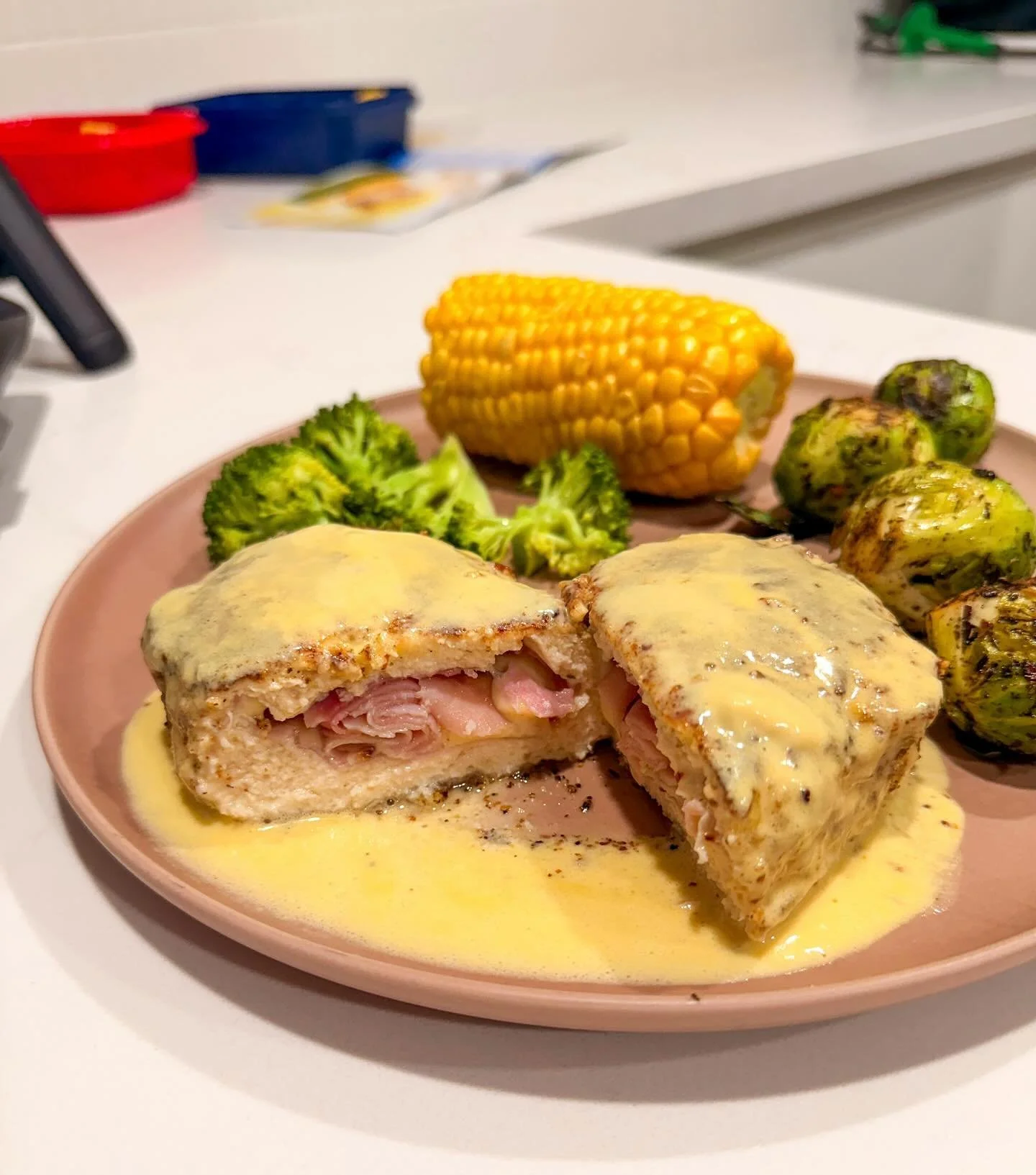 Chicken Cordon Bleu 🤤🙌🏼 from @skinnymixer &lsquo;A little taste of France&rsquo; 🇫🇷

Has everyone in WA enjoyed their long weekend? We sure have 🥰 we&rsquo;ve been super busy lately between Cale coming home sick from Bali, to jury duty and othe