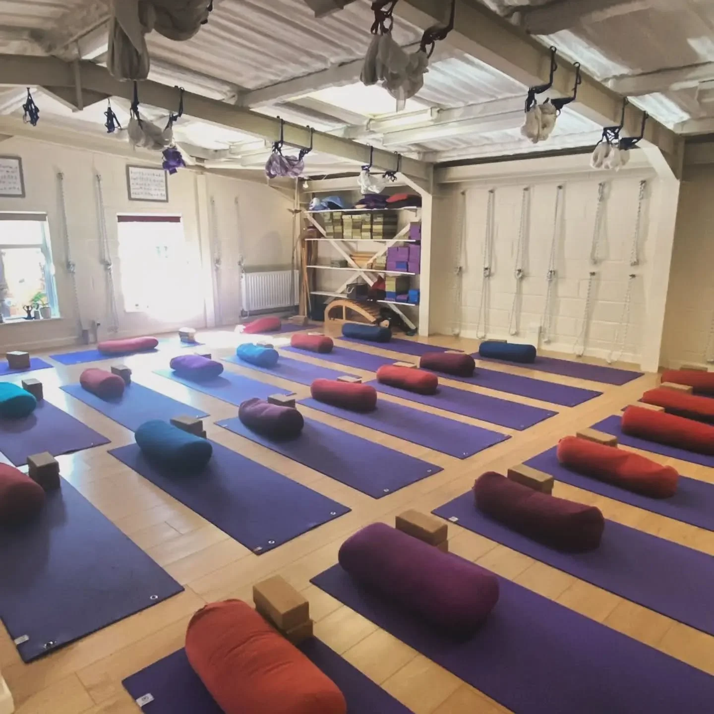 🌊Wellbeing is hard to achieve in isolation. 🌊

When calm is hard to find within ourselves, looking for it in the space between us can be a starting point.

Hands up if you have ever withdrawn from your friends or family because you felt like a burd