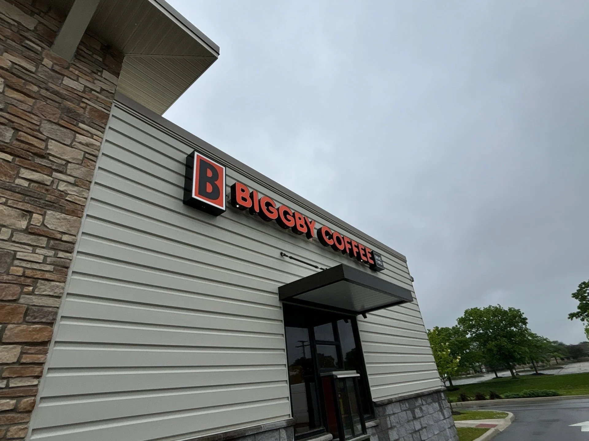 biggby_coffee_exterior_2.jpg