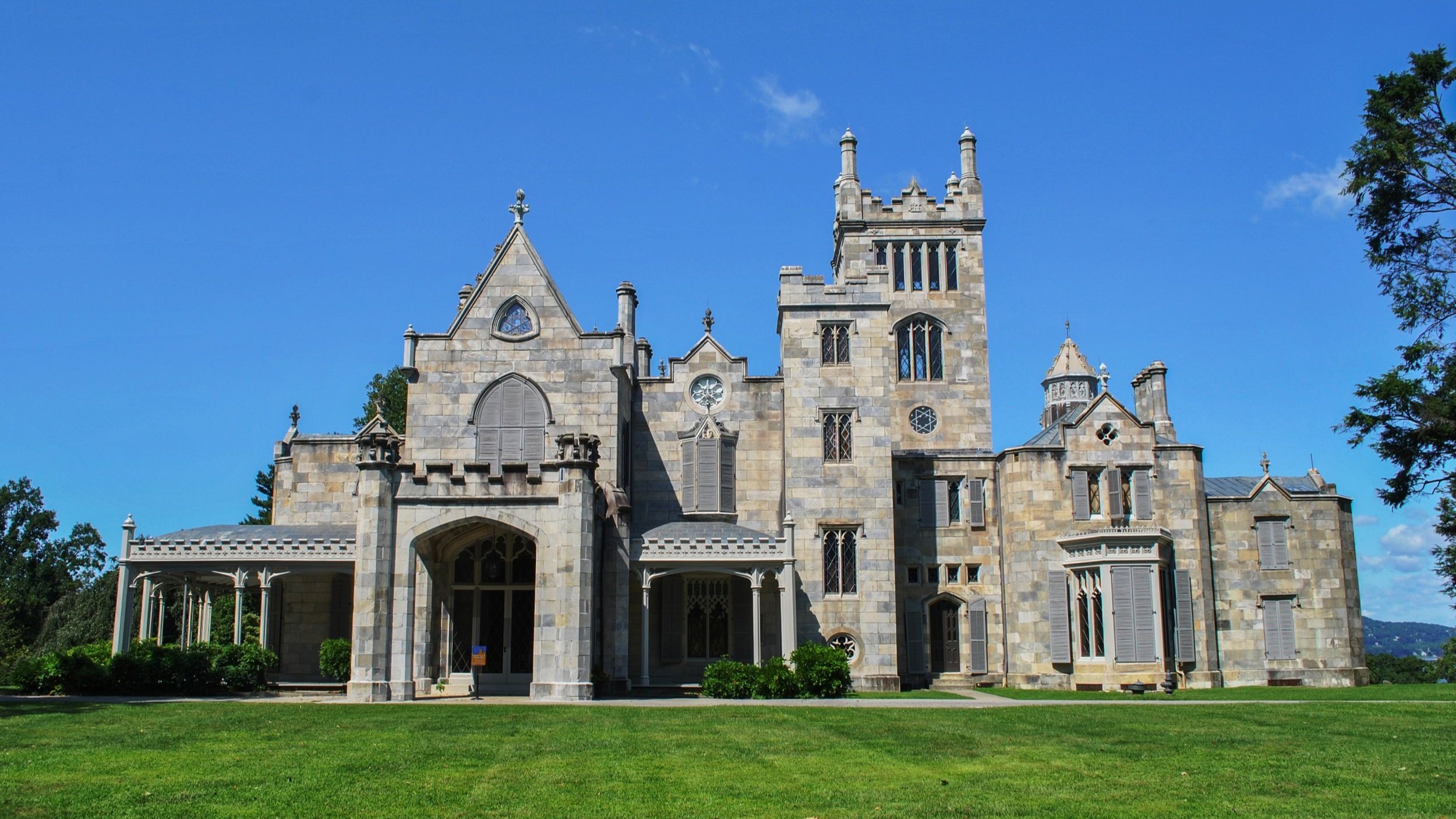 King Edward VII Fundraiser at Lyndhurst Mansion and Craft Fair
