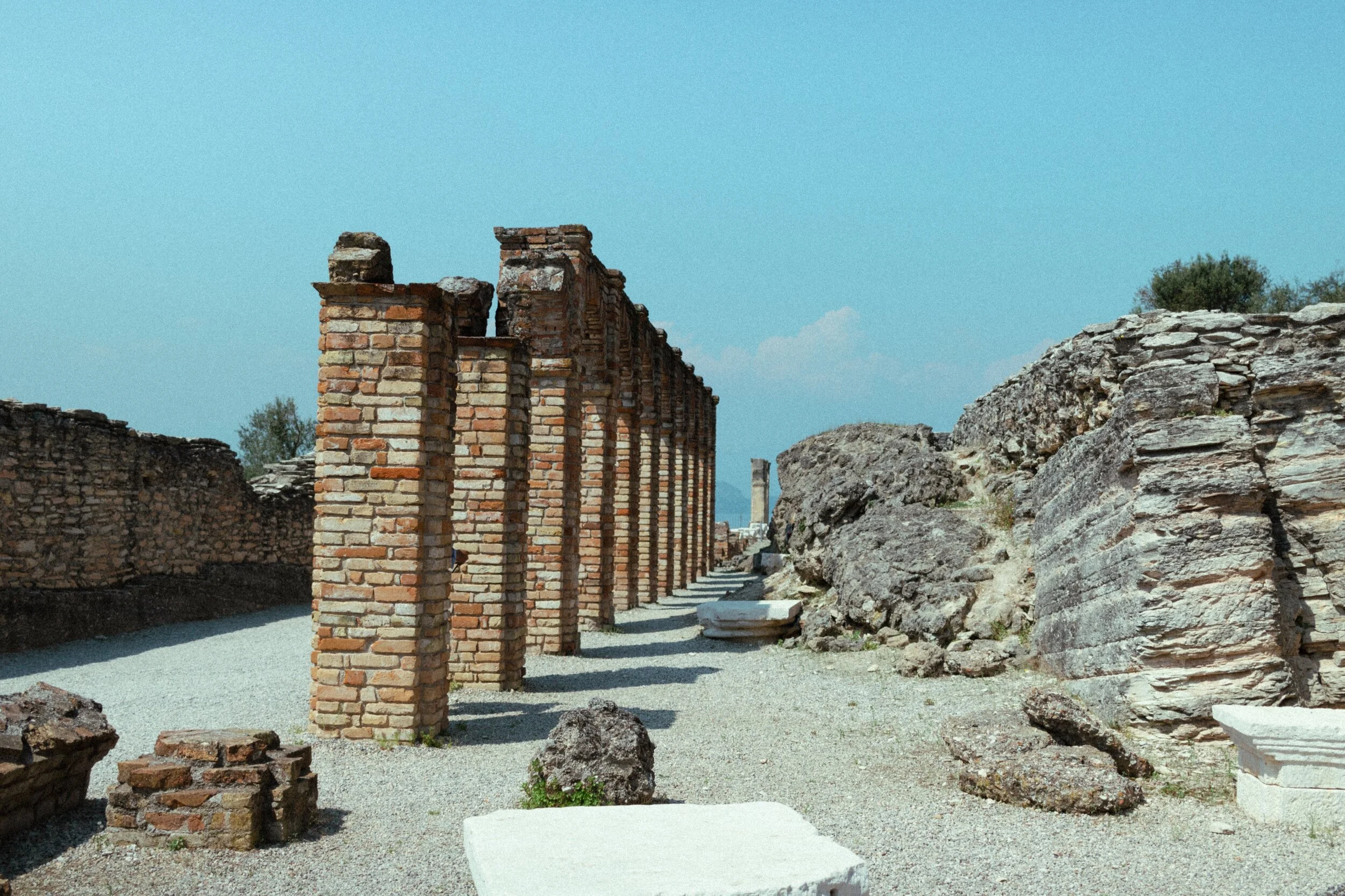 Grotte di Catullo.jpg