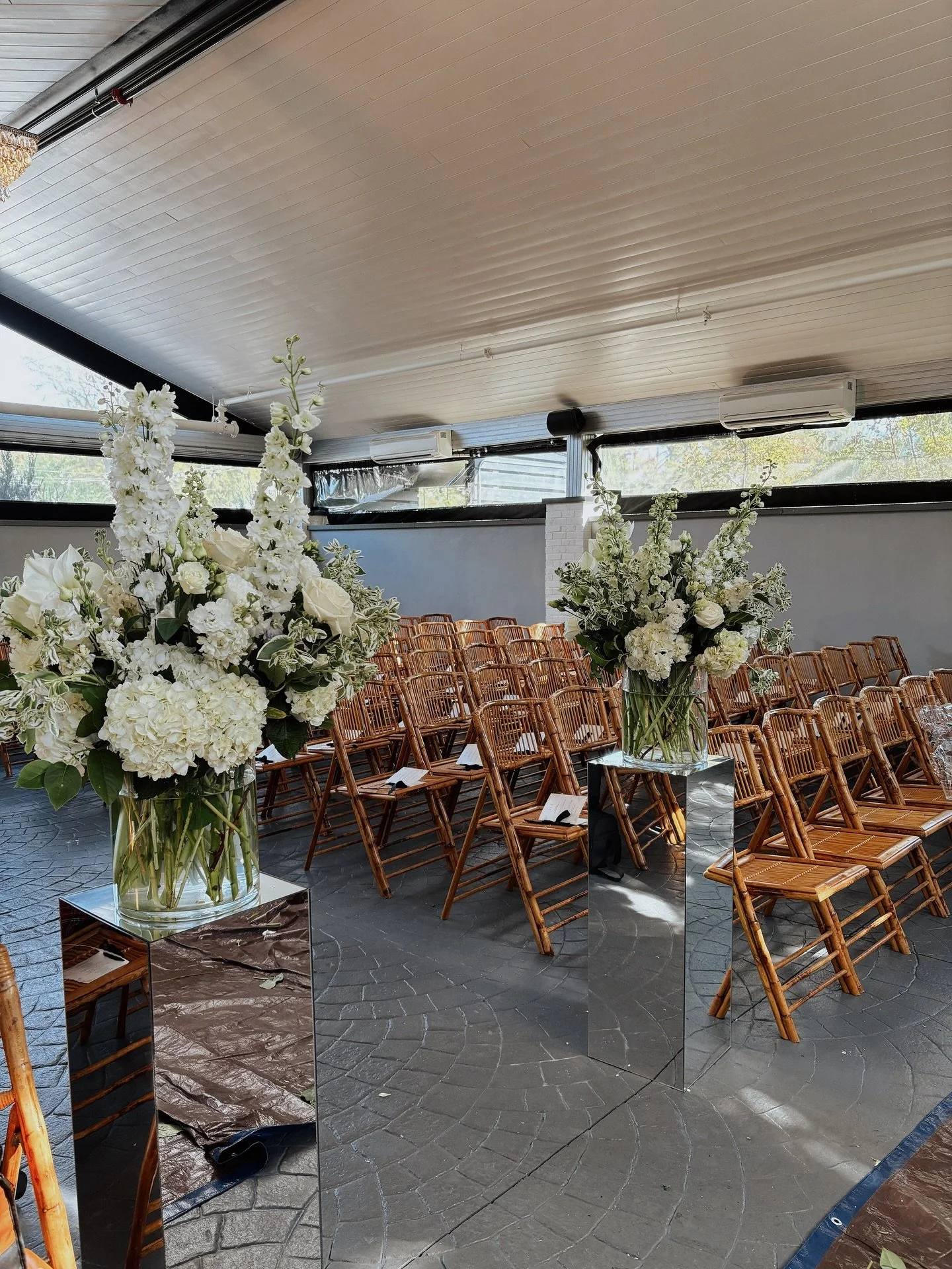 Congratulations to Jordan and Michael! A look into our arrangements and gorgeous floral altar on this special and beautiful day 💐