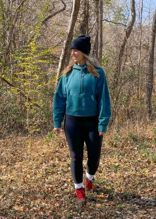 24 Cute Hiking Outfits – Best Hiking Outfit Ideas 2024