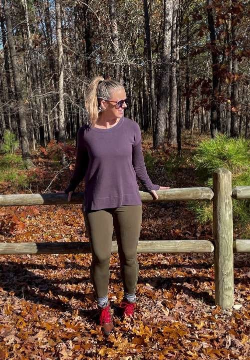 27 Awesome Women Hiking Outfits That Are in Style  Cute hiking outfit, Hiking  outfit women, Summer hiking outfit