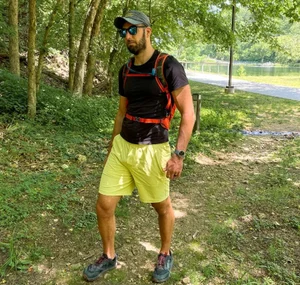 Can Men Wear Lululemon: Breaking Fashion Boundaries