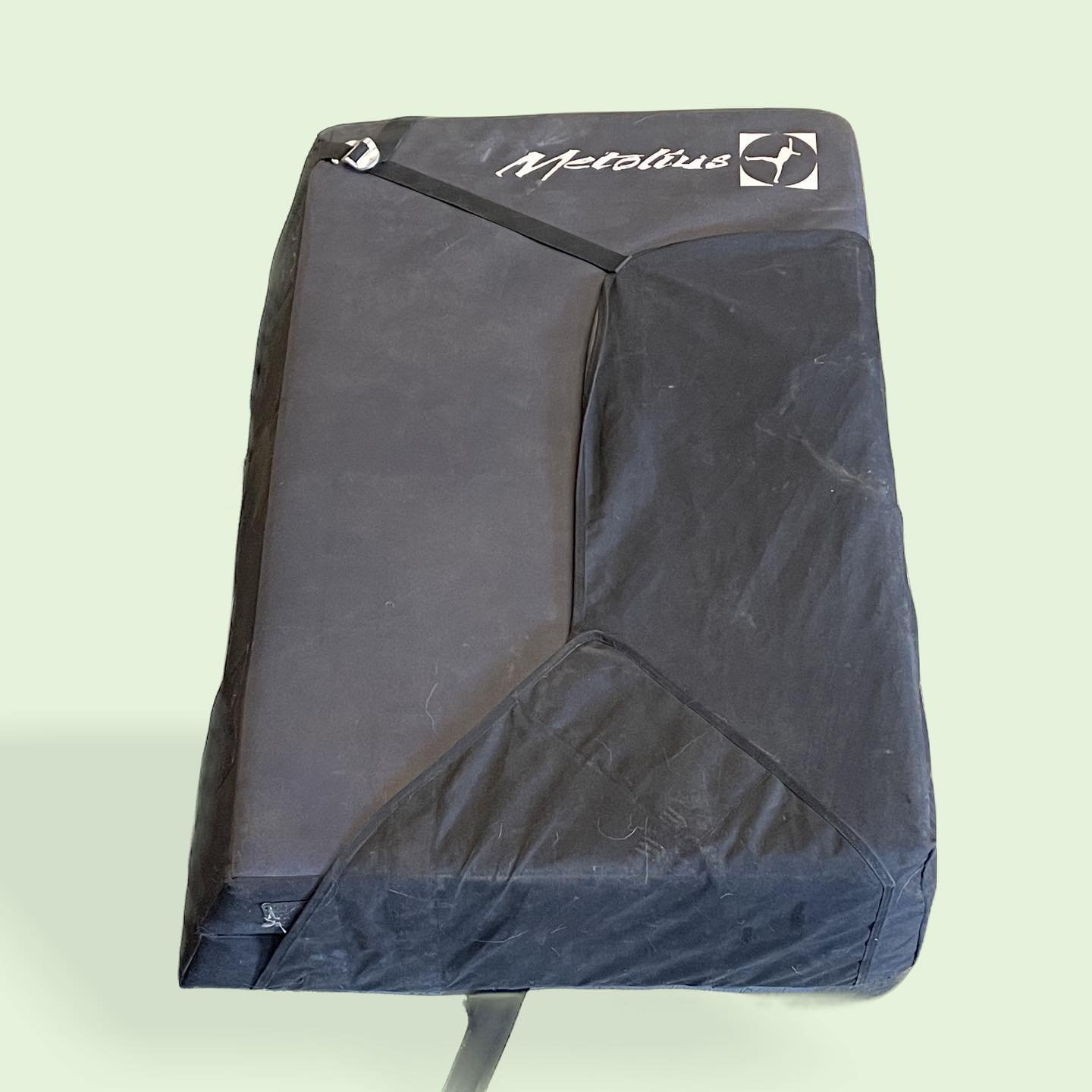 (SOLD)*36minutes!*Metolious Session II Crash Pad: $74
(SOLD)Metolious The Stomp Crash Pad: $84

Come down and snag these, they won&rsquo;t last long! Good condition- all straps and buckles are present and working, foam is not packed out!