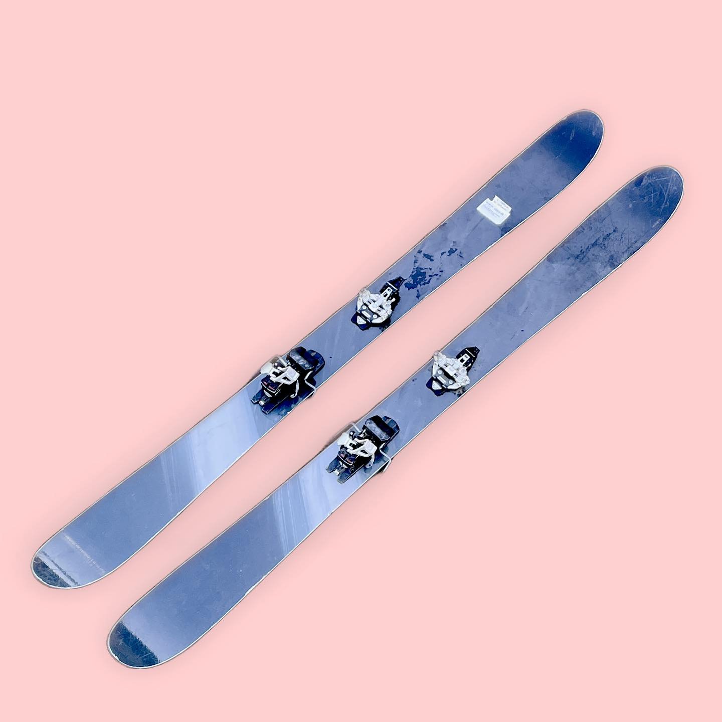 Locally grown touring skis 🌿💫

Lithic 160cm skis: ~$900
Dynafit ST 10 bindings $529
Black Diamond Skins: $199
CC Price: $499