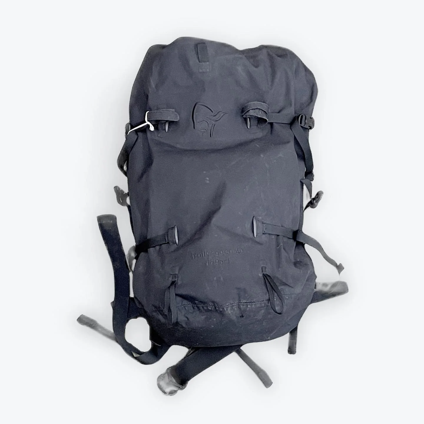 Maintain your murdered out goth aesthetic on the mountain🖤🖤

Norrona Trollveggen 40 Backpack
MSRP: $379
CC: $115