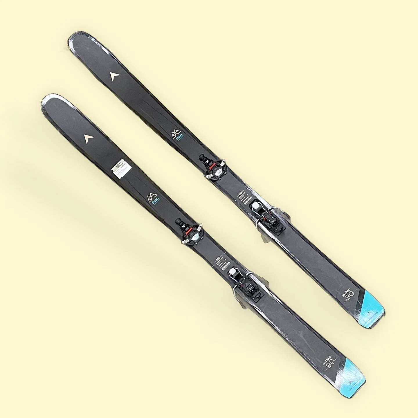 Still lighter than your excuses for skipping leg day 🦵 

Dynastar M-Pro 90 Backcountry Ski / Fritschi Xenic 10 Bindings - 162cm 
MSRP: $1080 // CC: $449 

Excellent condish, ready to rip!