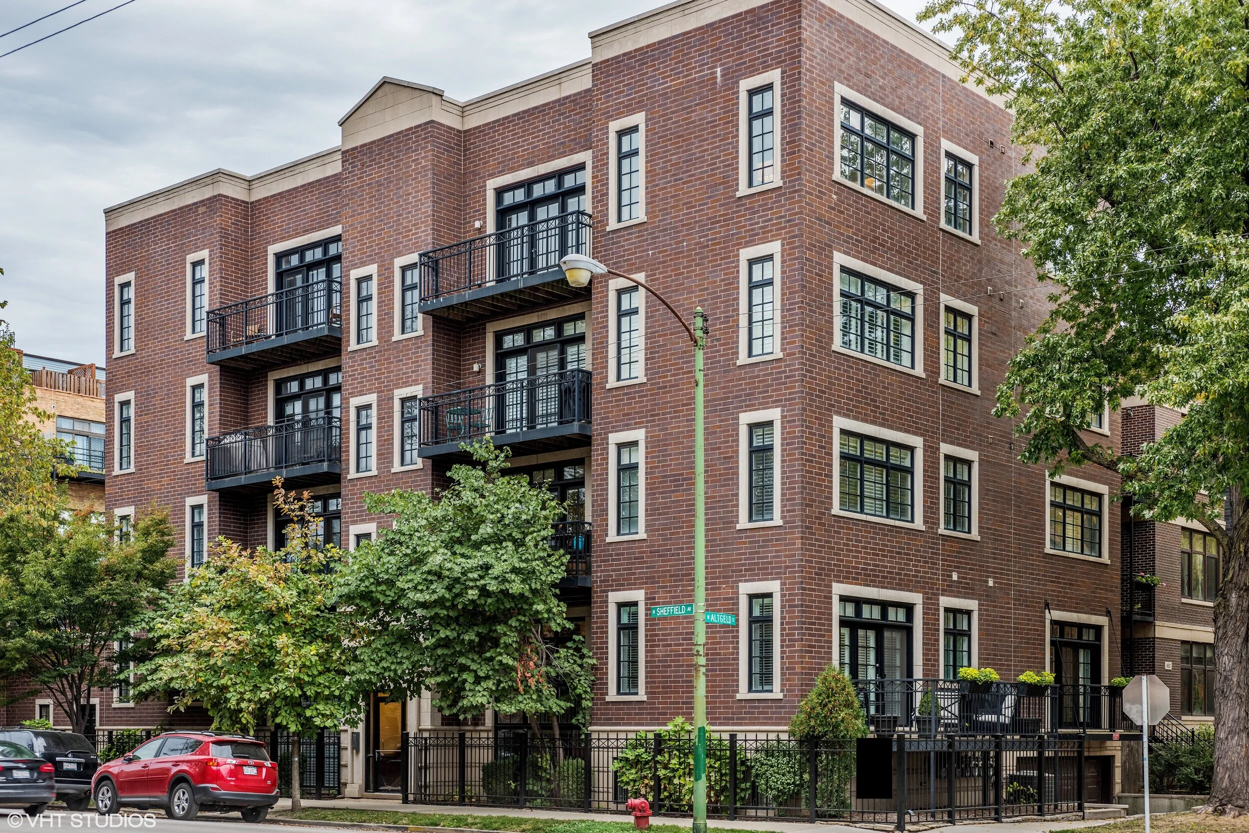 SOLD - LINCOLN PARK LUXURY BOUTIQUE CONDO