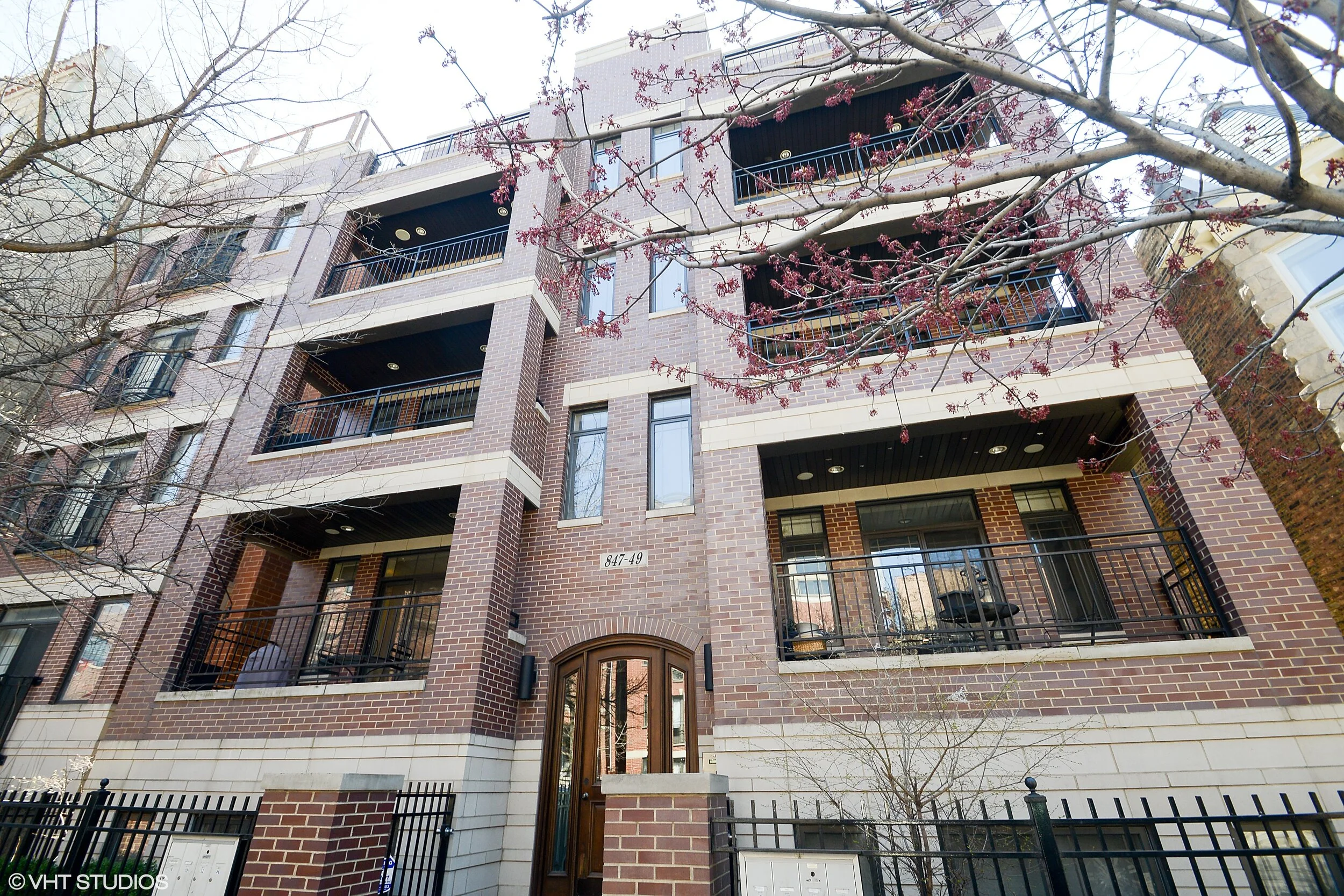 SOLD - LINCOLN PARK LUXURY DUPLEX