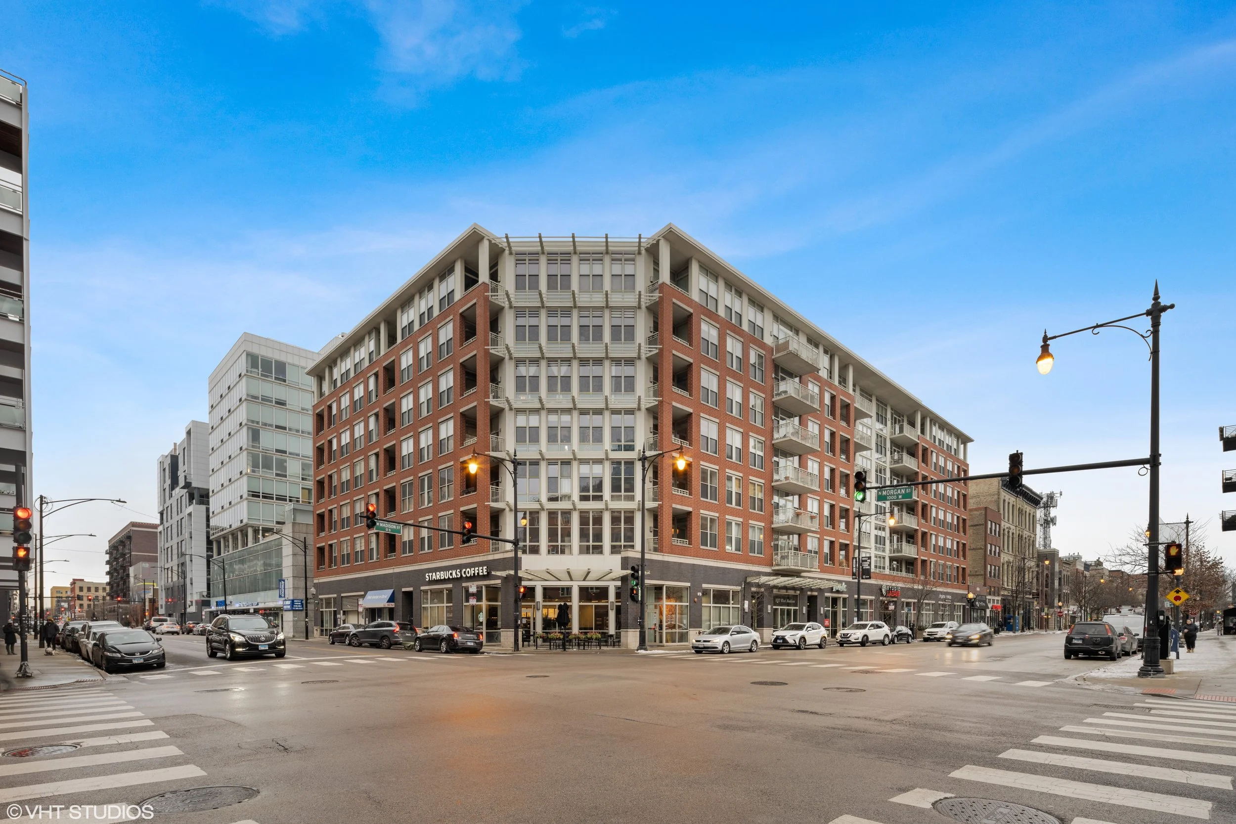01_1001WMadison_Unit706_2018_HiRes.jpg