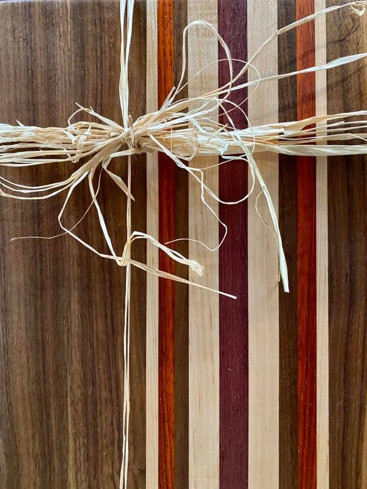 Cutting Board with Padauk and Purple Heart 2.jpg