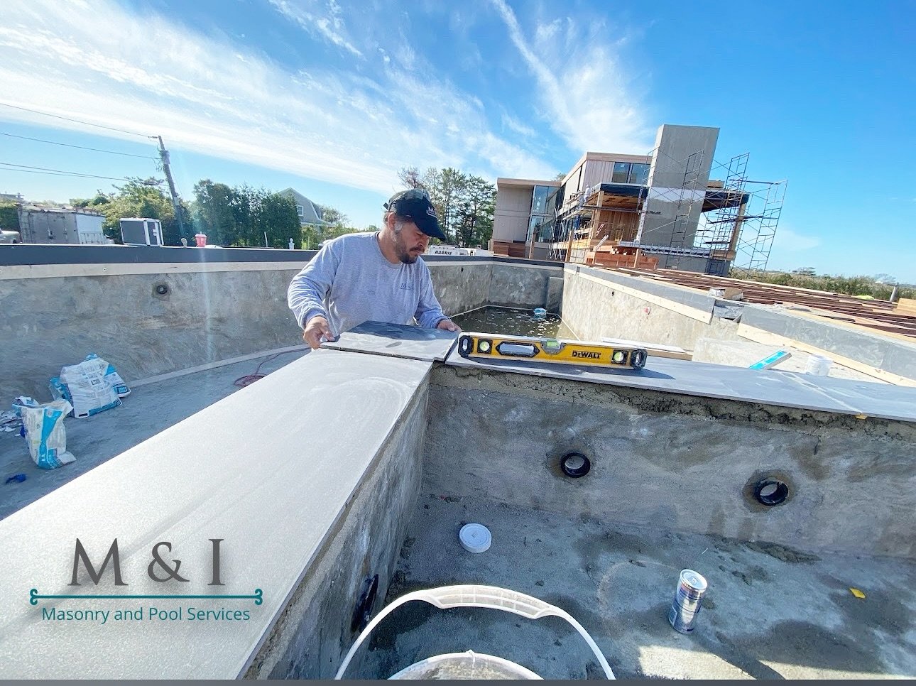 Where functionality meets fantasy: Custom pools and jacuzzis designed to make your outdoor space unforgettable. 🏊&zwj;♂️💦😉

#luxurypools #hamptons #custompoolbuilder #customhomes #jacuzzi #gunitepool #newpoolconstruction