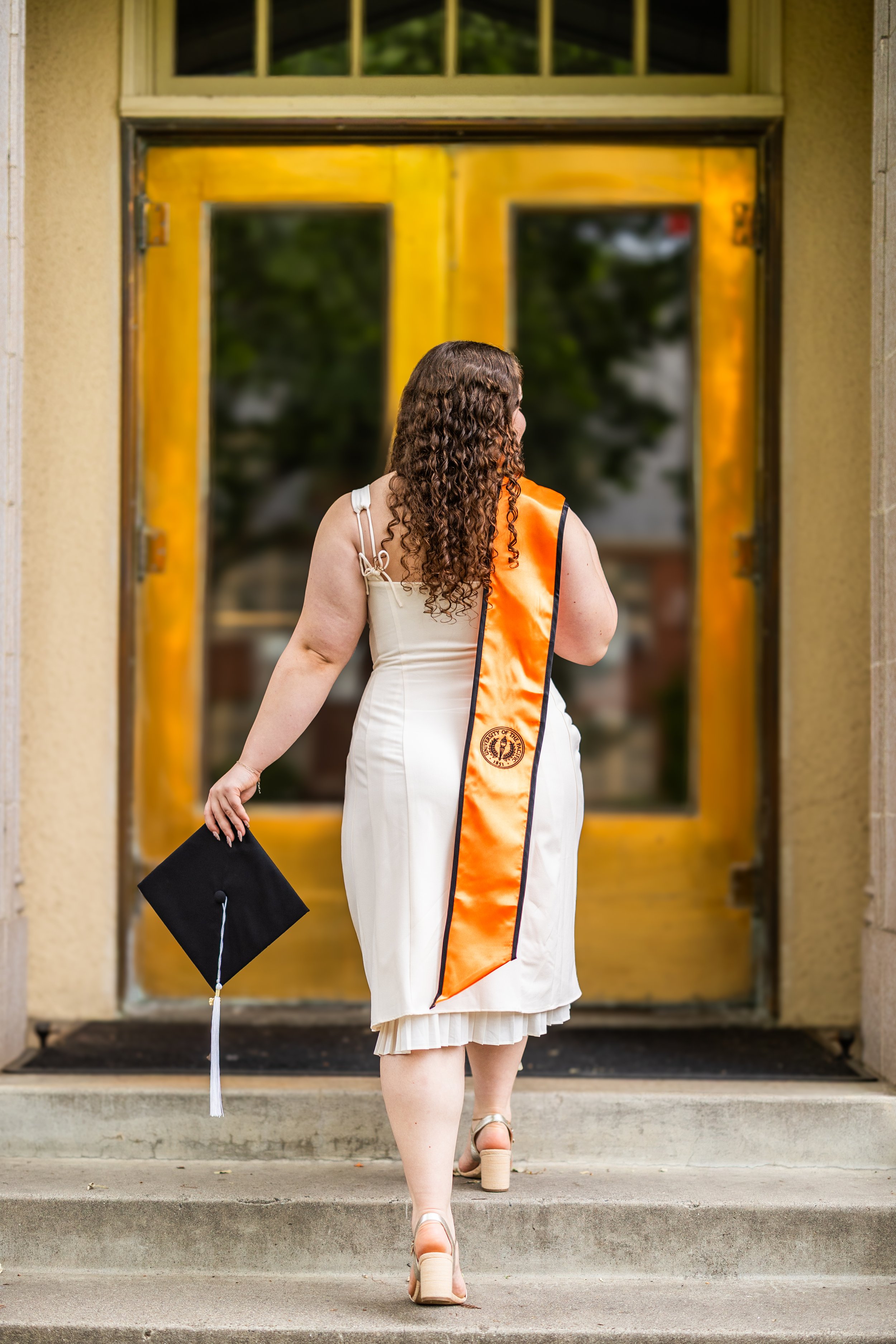 Mia_UOP_Grad-82.jpg