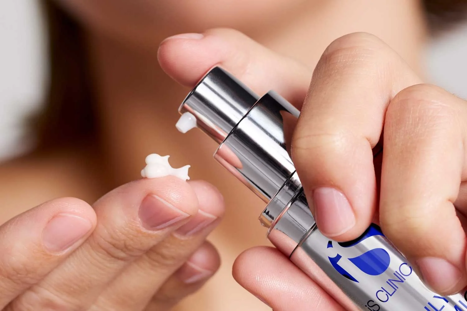 iS Clinical Daily Dynamic Hydrator - Shop Online at JBH Aesthetics Camden NSW