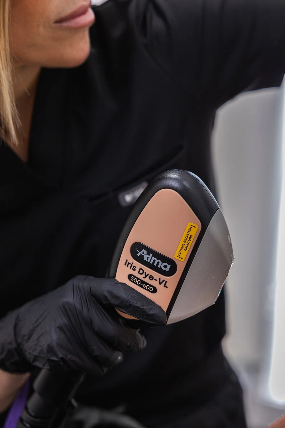 delivers safe, effective solutions for a wide range of skin concerns, including pigmentation, redness, vascular lesions, visible veins, uneven tone and tattoo removal.