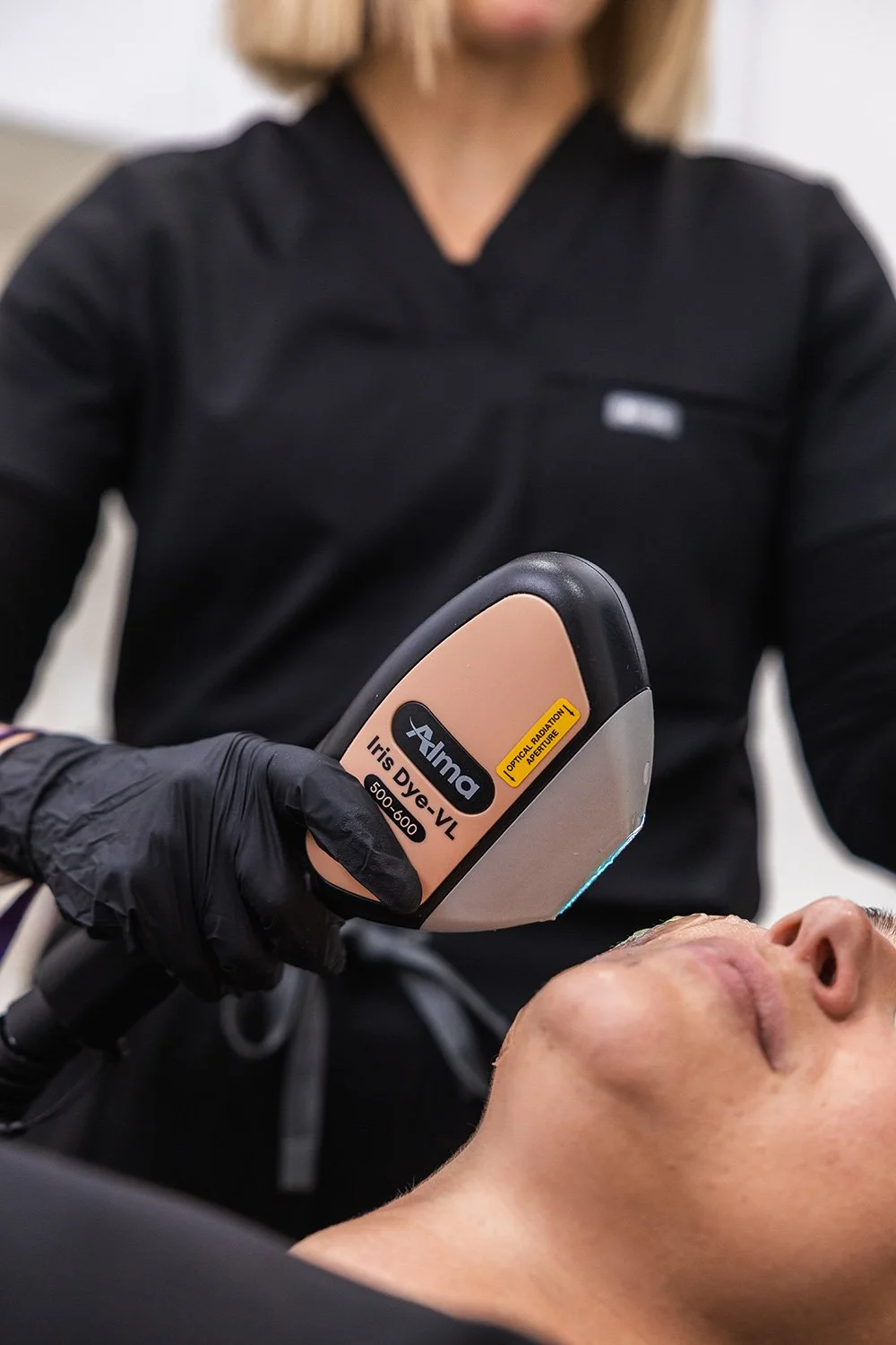 delivers safe, effective solutions for a wide range of skin concerns, including pigmentation, redness, vascular lesions, visible veins, uneven tone and tattoo removal.