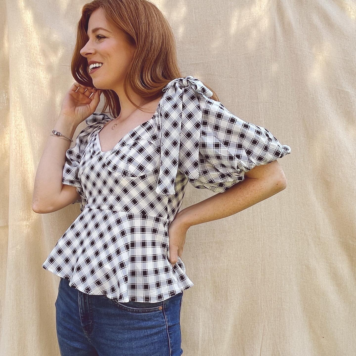 It&rsquo;s Saturday, it&rsquo;s sunny, it&rsquo;s a great day to put on something that makes you feel fabulous - oh and don&rsquo;t forget your sun cream! 

Top: @dreamsisterjane 

#gingham #ginghamtop #sharewhatyouwear #lovetowear #wearwhatyoulove #