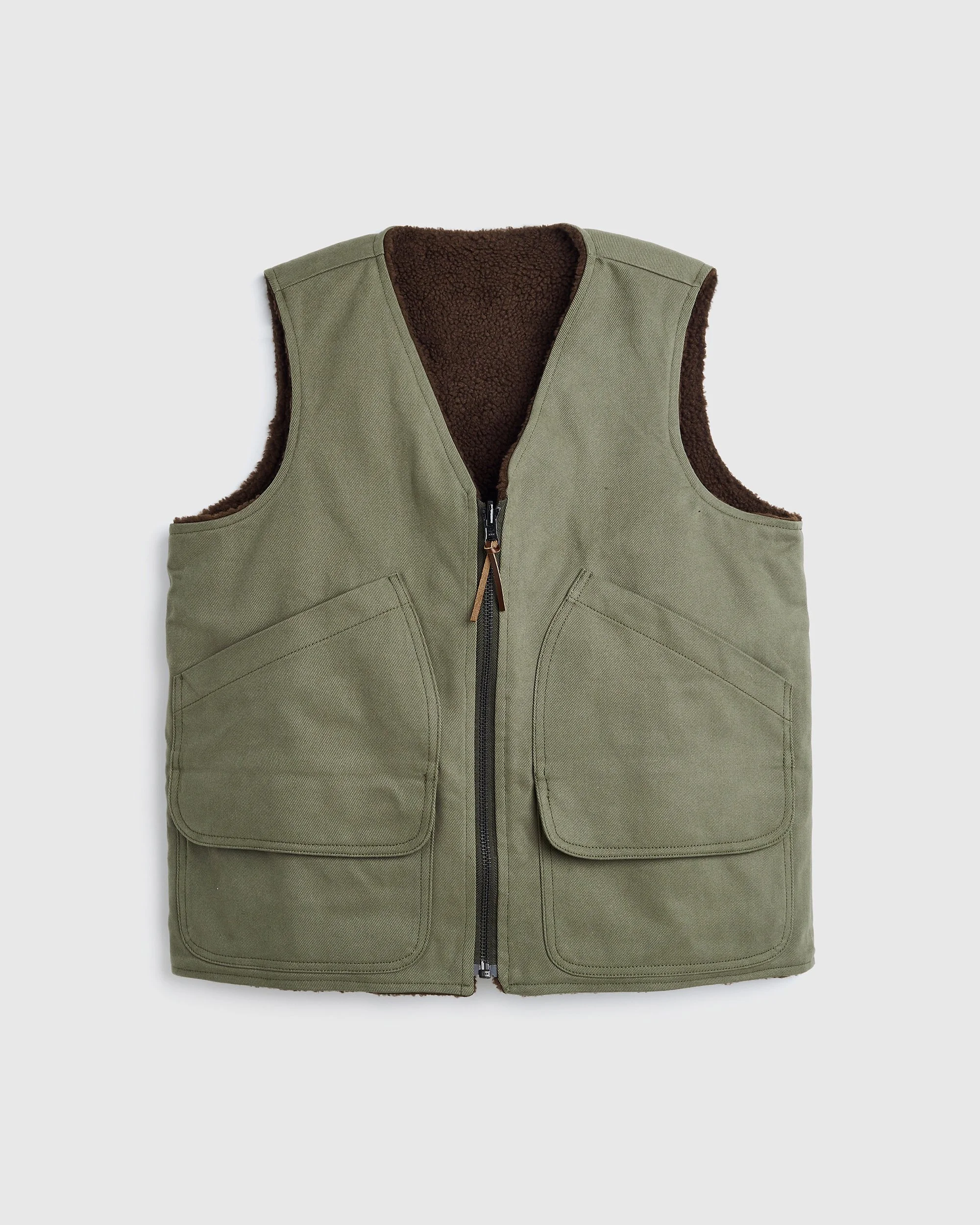 CafeTemplateCafe-Mountain_ParisShow_SS26_1FORAGER-VEST_OLIVE.jpg