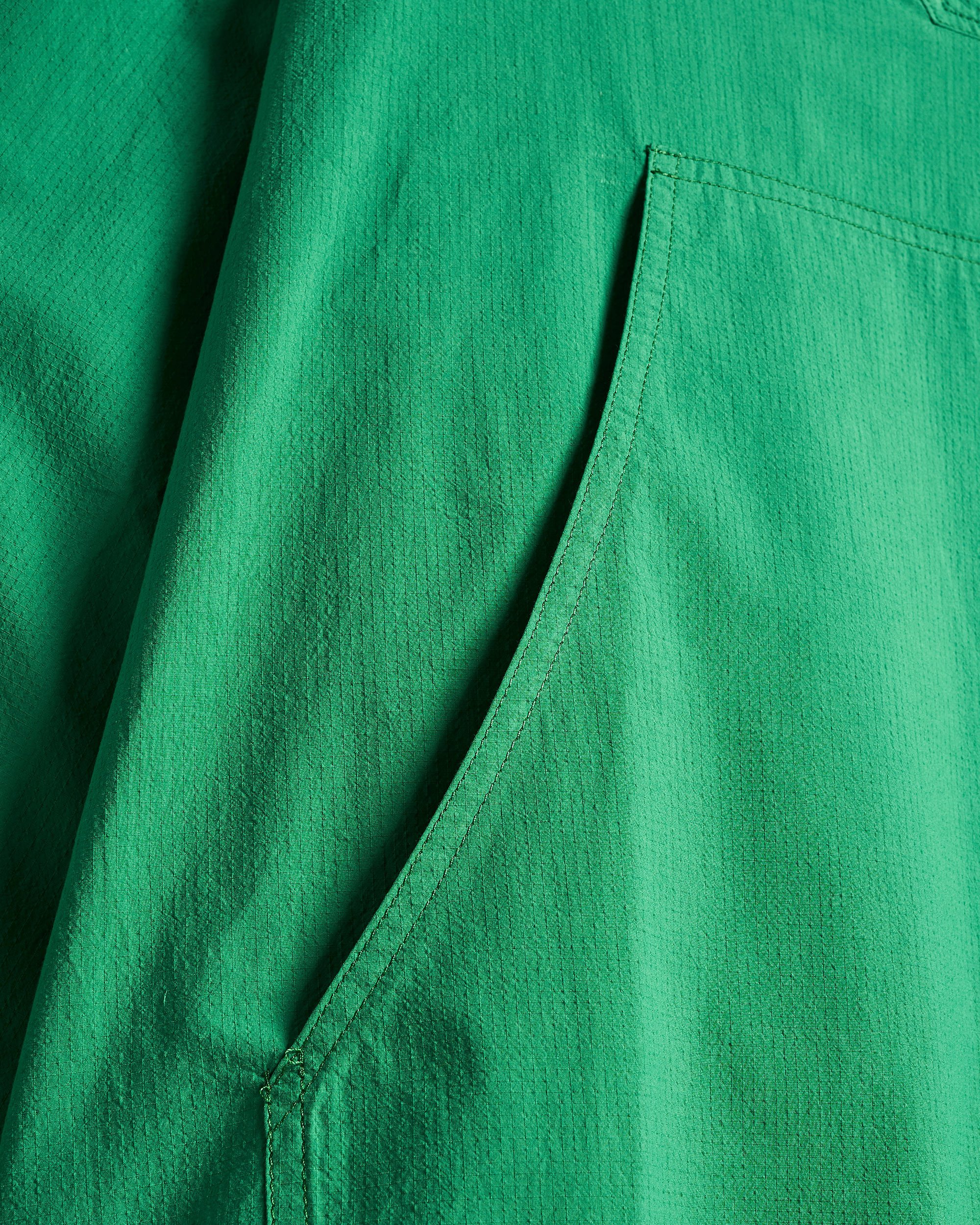 CafeMountain_AW24_ForaySmockPopover_Field_3.jpg