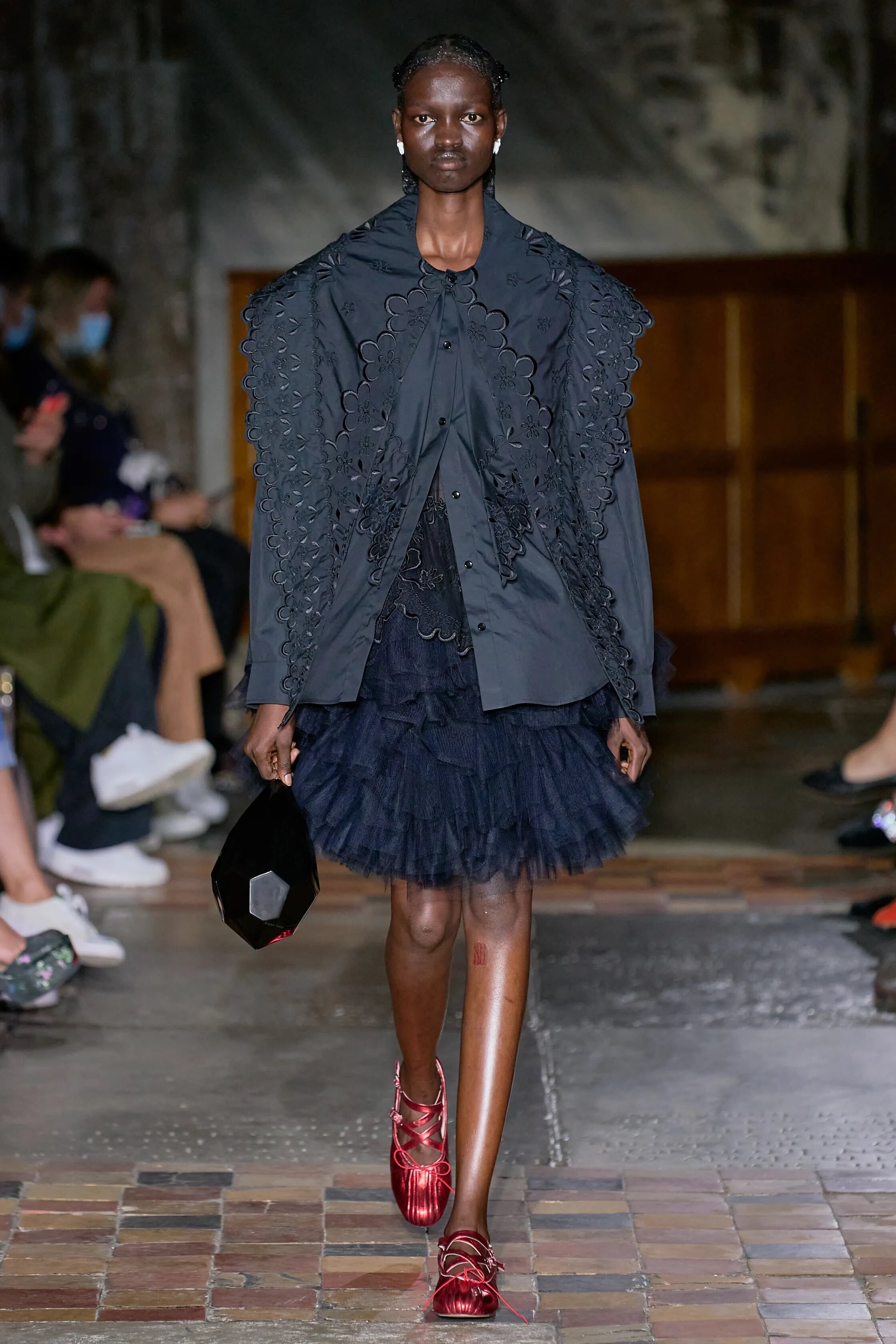 Simone Rocha’s SS22 collection involved a lot of babyteeth and ...