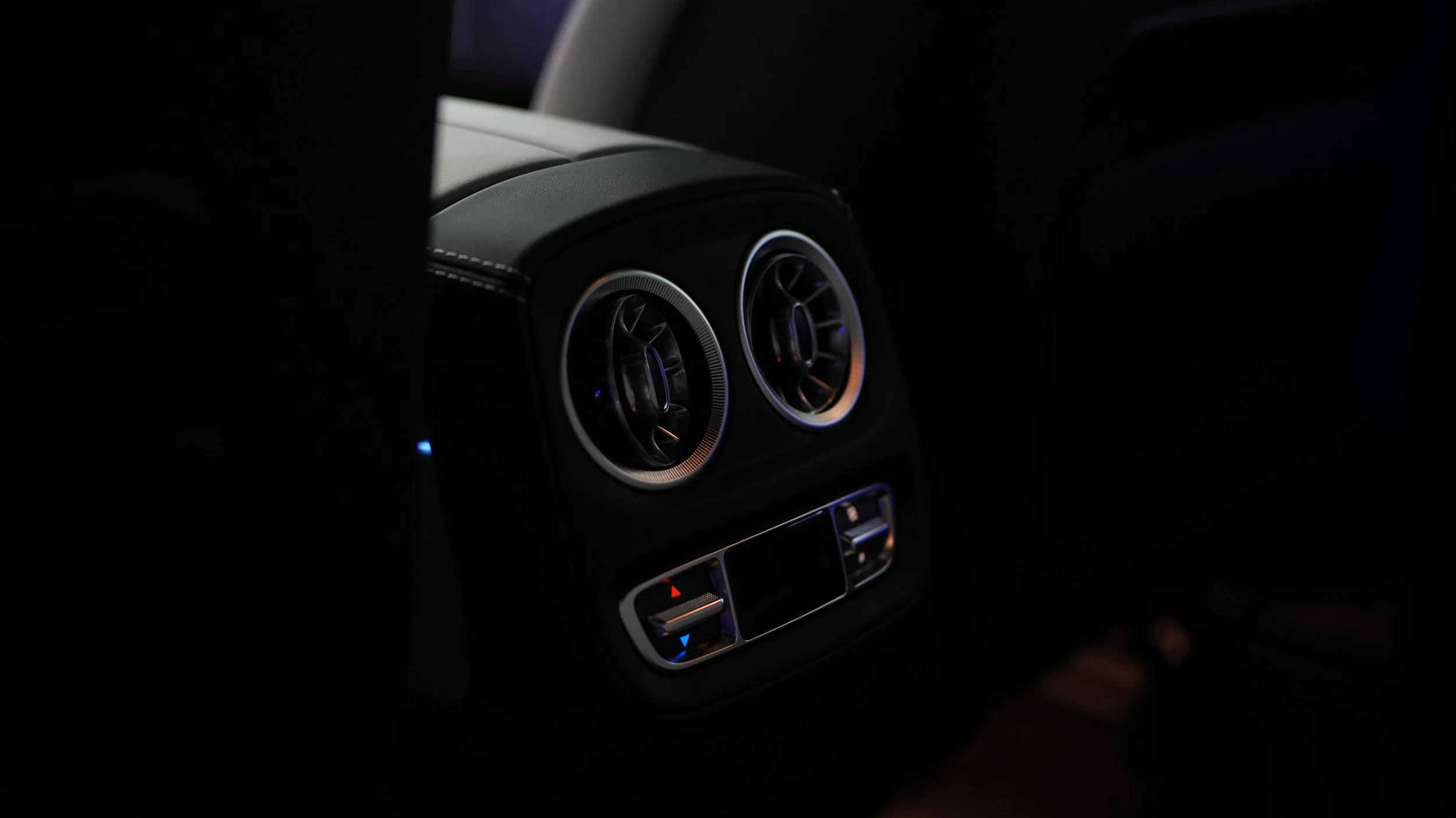 WhatsApp Image 2025-11-17 at 16.22.55_924c24d7.jpg