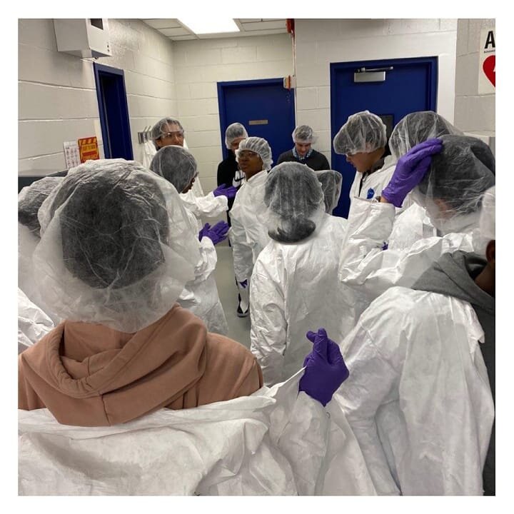 BETA High School Students visit the Ice Cream factory. Our students observe real life processes and machinery. ❄️🍦❄️
.
.
.
.
.
.
.
.
#betabronx #bronxengineering #bronxengineeringandtechnologyacademy #technology #tech #stemstudents #stem #stemeducat