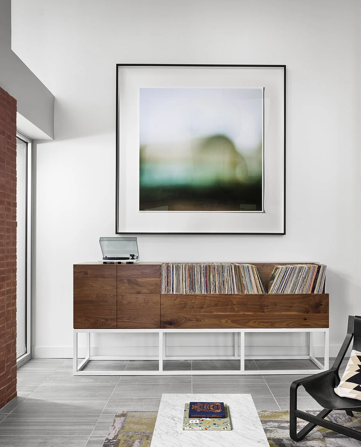 1 Low 10thloungedetail112661.jpg