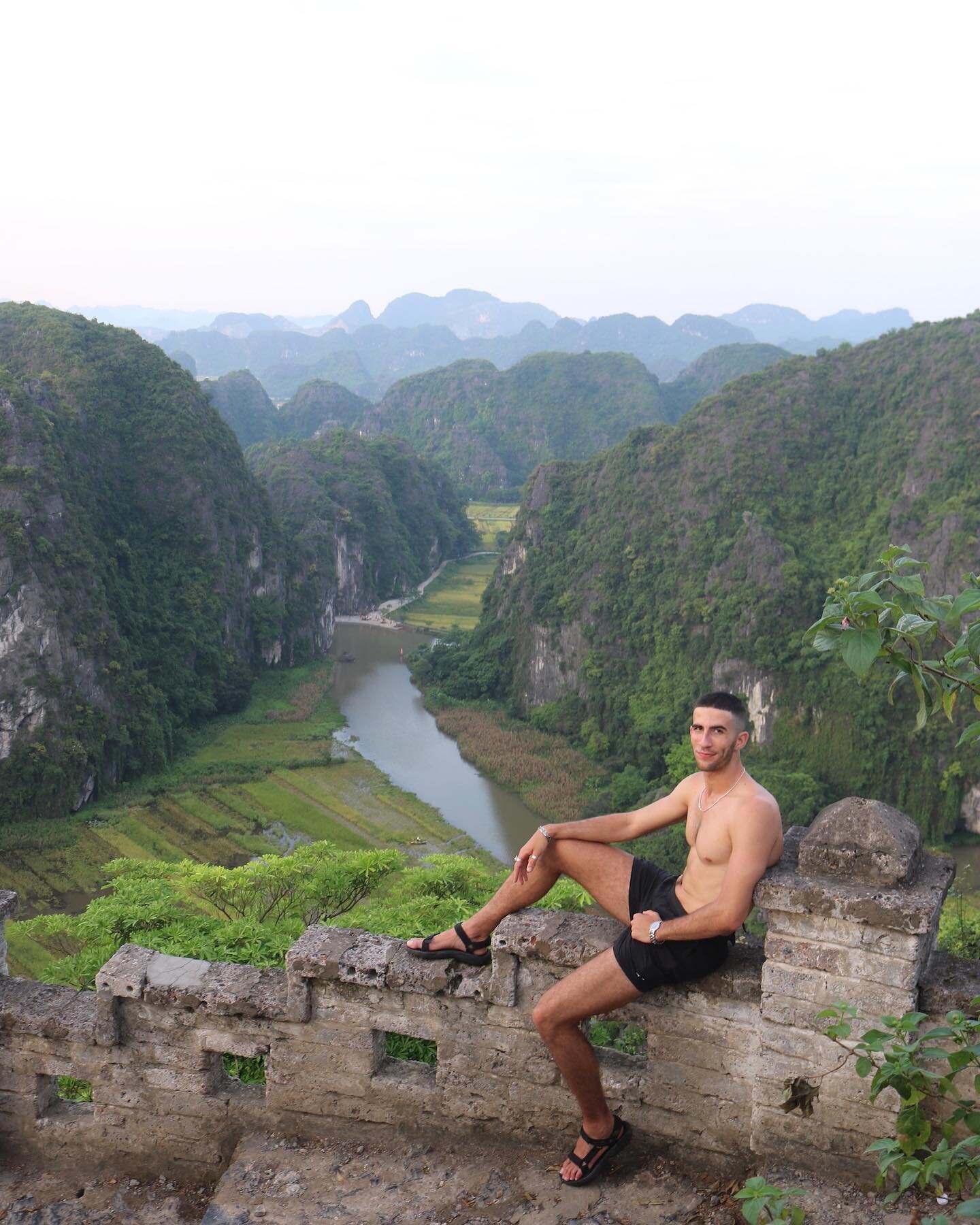 Ninh Binh ๐ชท๐
(1) Tam Coc
(2) Dot Cave
(3) Trong Nha
(4) Rescuing Gerald
(5) Healing Gerald
…
(9) Vietnamese Rowing Team
(10) Dragon Summit