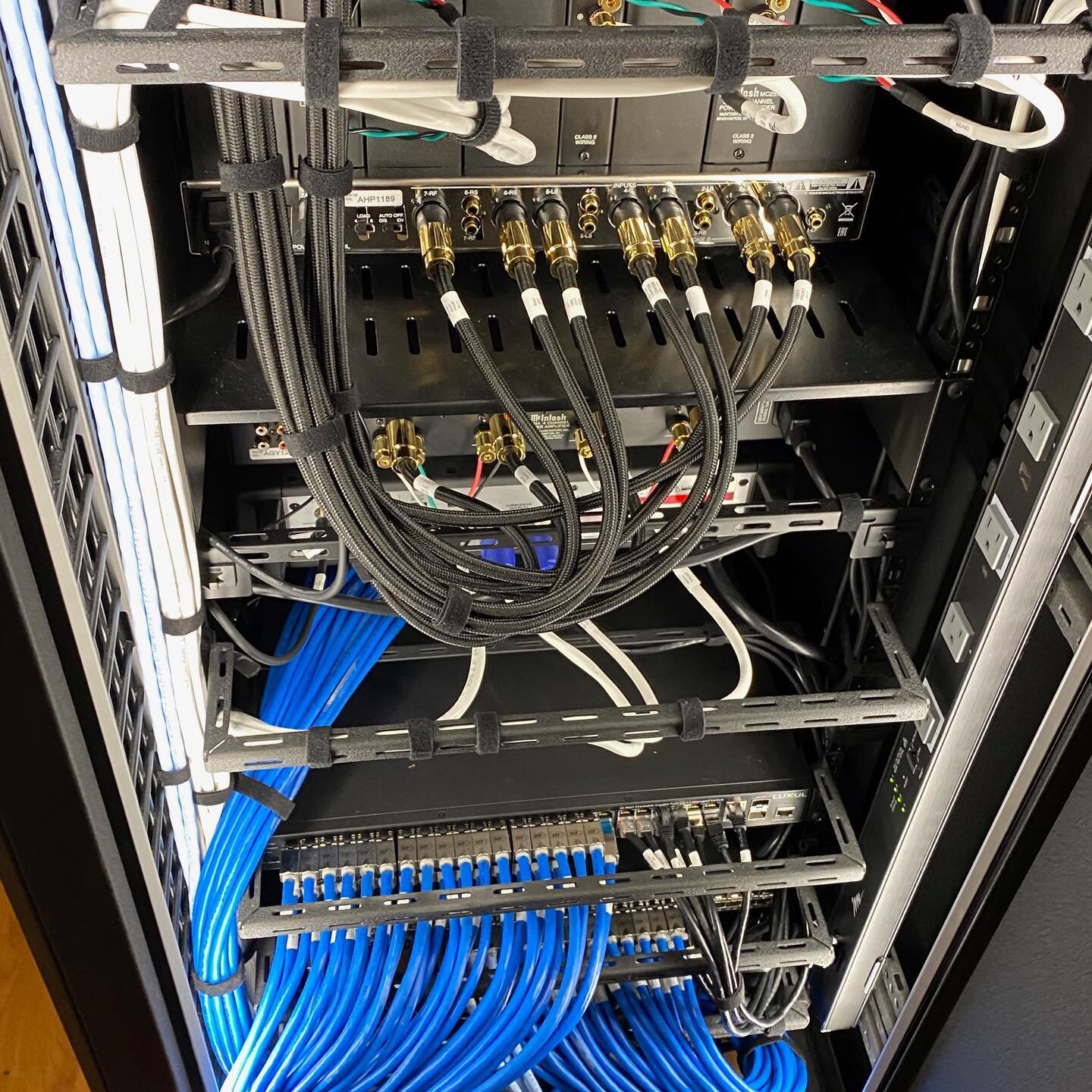 Here&rsquo;s a look inside the racks we posted yesterday. Buttery smooth cable management that makes Paula Dean jealous. 🧈