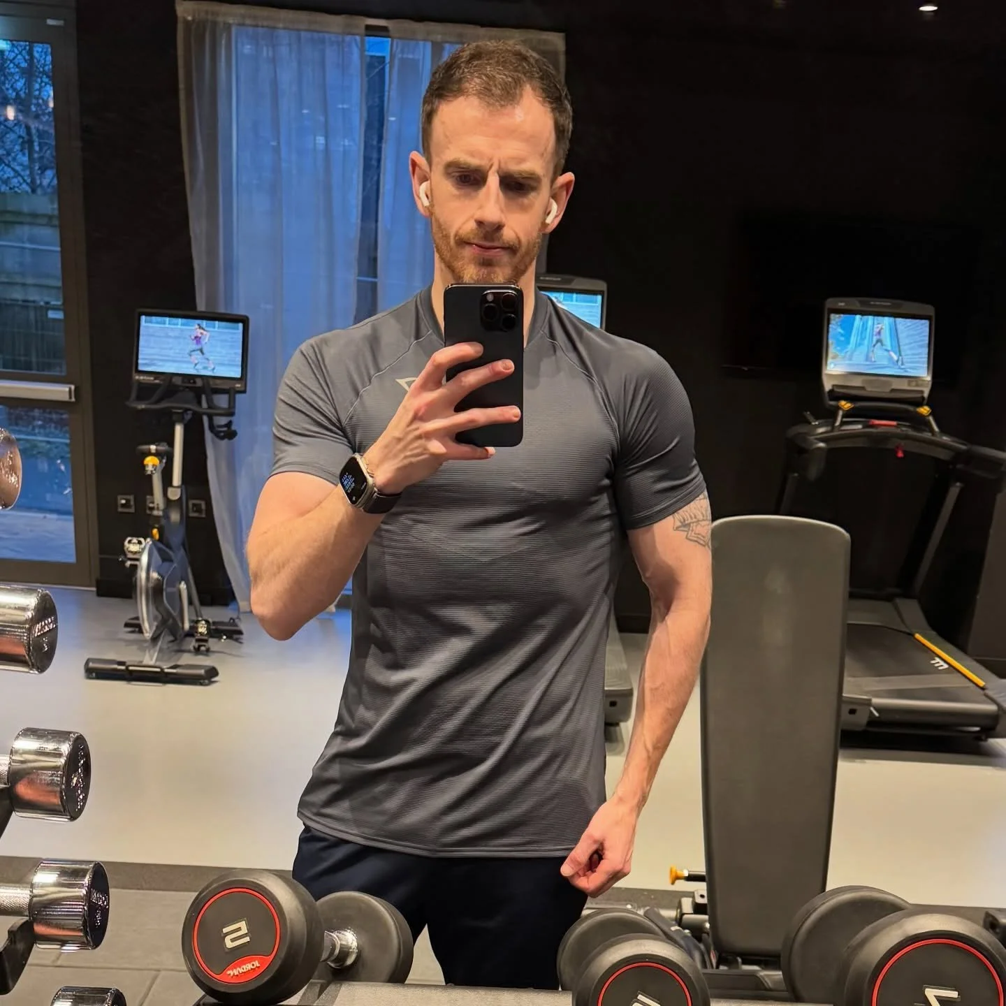 Getting lean and strong should feel boring.

Because boring is repeatable, and repeatable is what gets results.

The problem is, boring doesn&rsquo;t sell.

The fitness industry is brilliant at making everything complicated.

It can sometimes feel li