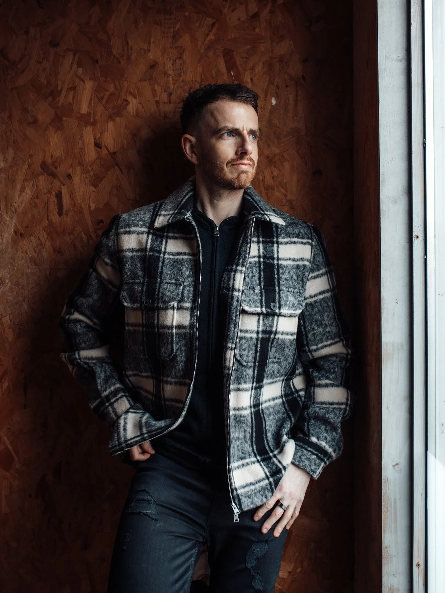 Results are rented.

Skills are owned.

After coaching hundreds of men in their 30s and 40s over the last 10 years, I&rsquo;ve seen the same patterns on repeat.

I have one strongly held belief.

Men who get coached don&rsquo;t just shortcut a transf