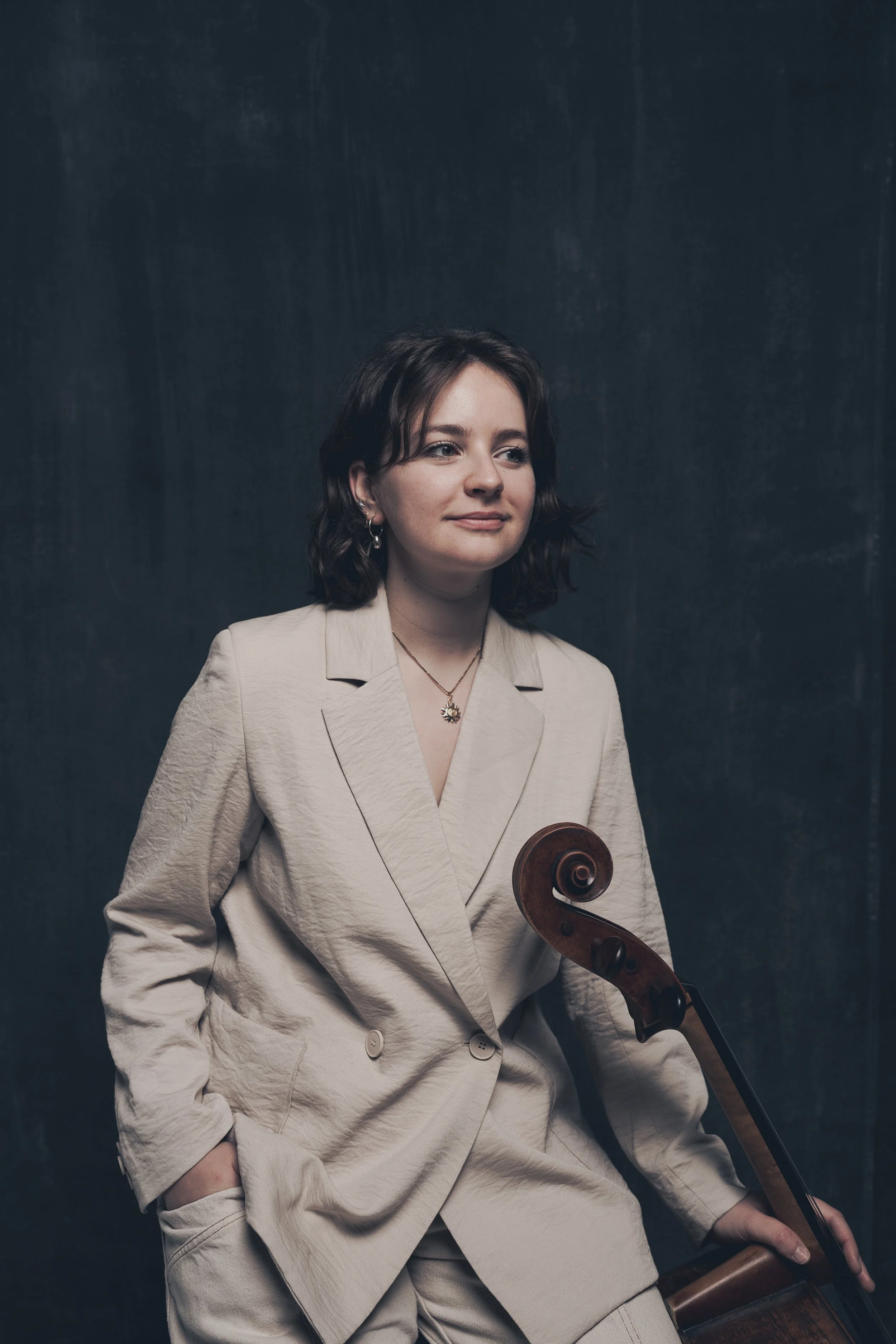 Laura van der Heijden | Cello, UK

