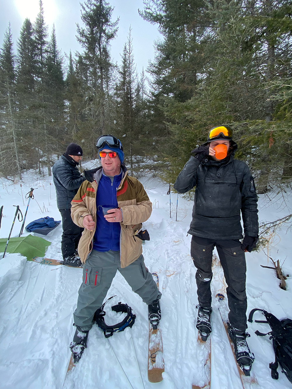 group_lunch_thomas_lake_trail_1.png