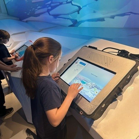 Students from Grade 2 took a trip to the @museumofscience this week! They had a blast and loved having this experience together.
.
.
.
#wearestpatsstoneham 
#weriseup 
#catholicschools 
#bostoncatholic 
#csoboston 
#stonehamma 
#education 
#students 