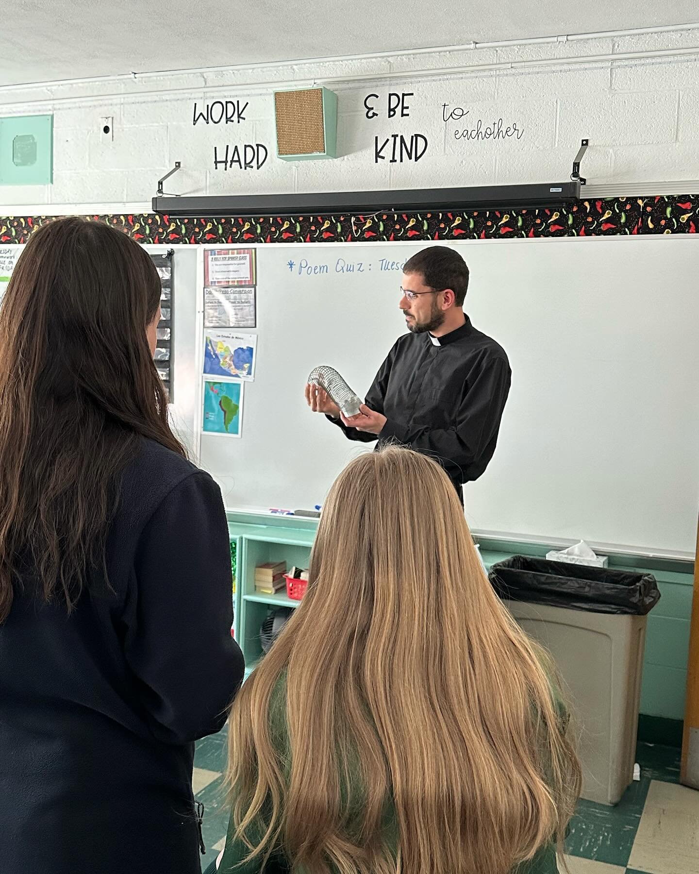 Father Patrick stopped in today to share with 7th grade how the Ascension is like a slinky! Jesus is in heaven, but we are connected to Him still as His body on Earth! ❤️ Thank you, Father Patrick!
.
.
.
#wearestpatsstoneham
#weriseup
#catholicschool