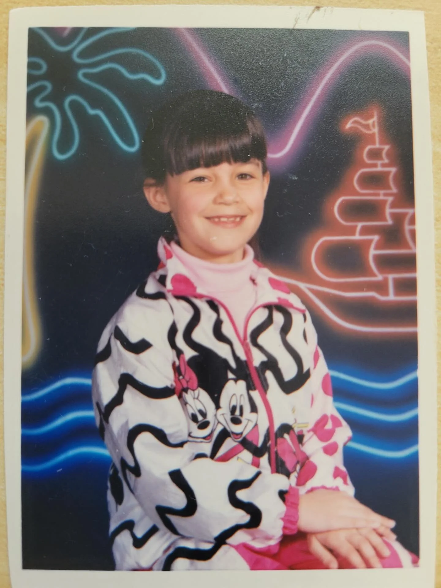 Flashback Friday ⚡️

Guess in the comments who this lil cutie is! Have a great weekend, Fam!

#flashbackfriday #teachers #eightiesfashion #eighties #laser #schoolpics #instagram #trending #stonehamma #school #community