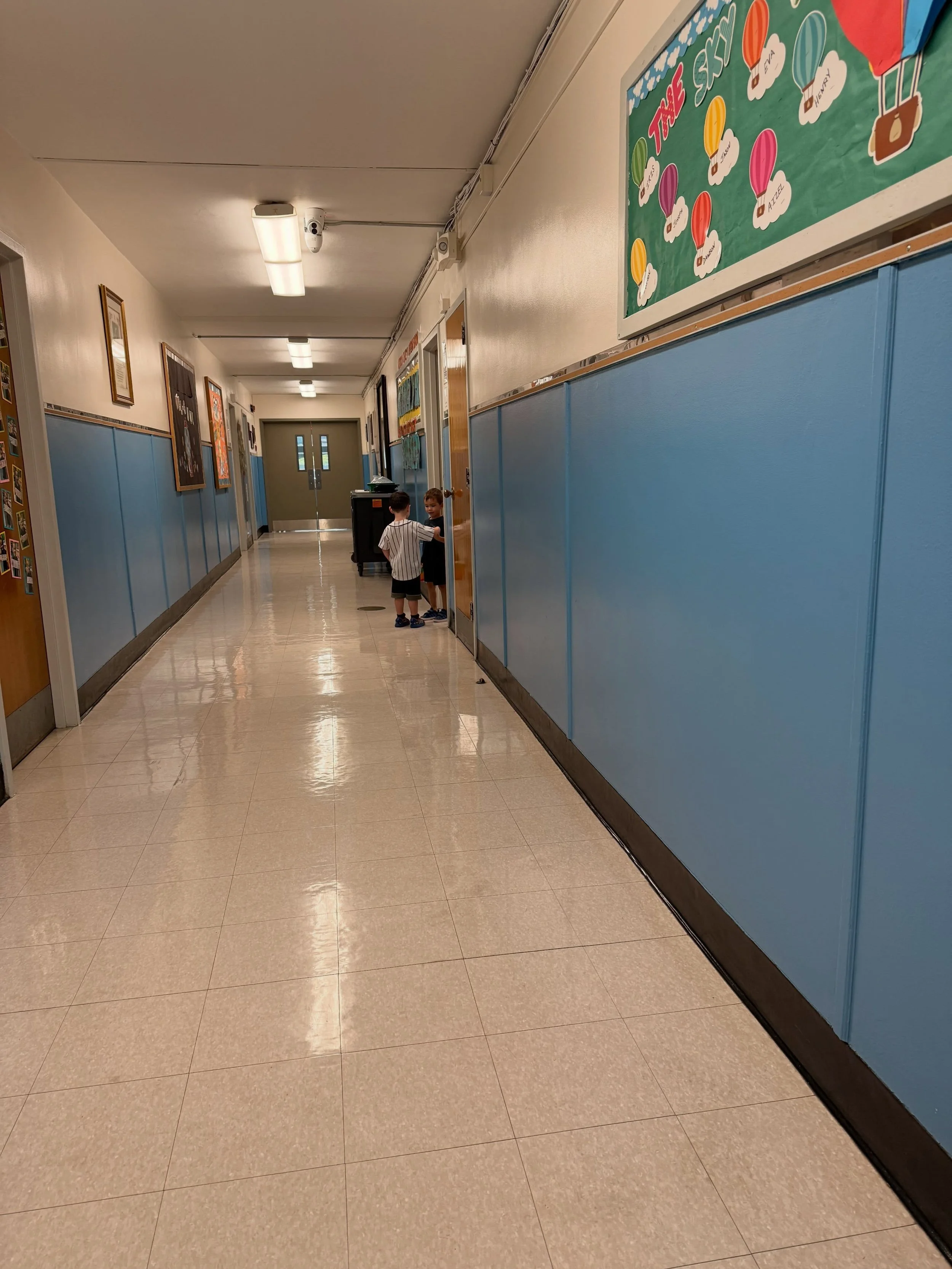 When you see your buddy walking back from the bathroom&hellip;. 

#bestbuds #friends #stoneham #school #preschool