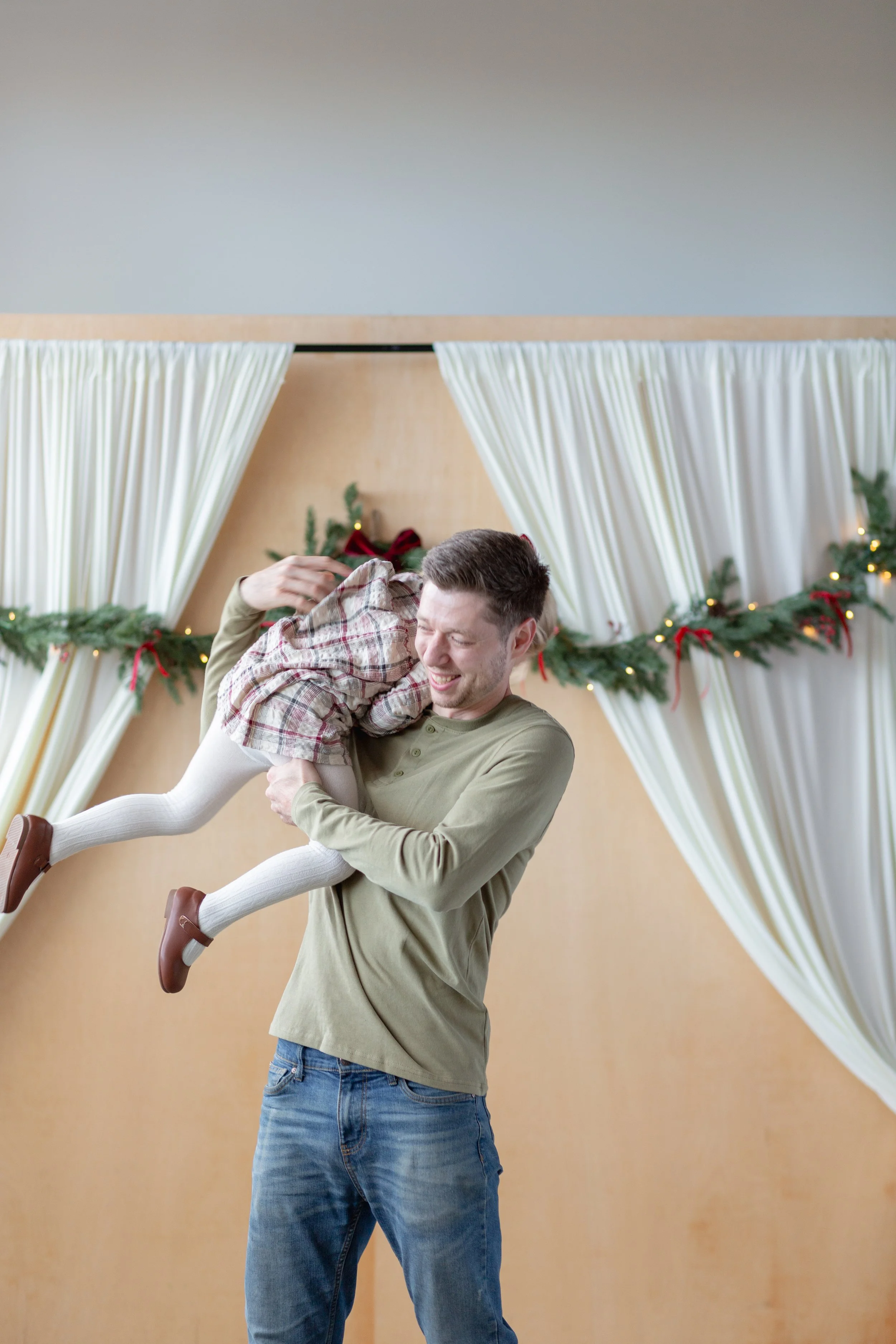 C&T-2025 Holiday-37.JPG