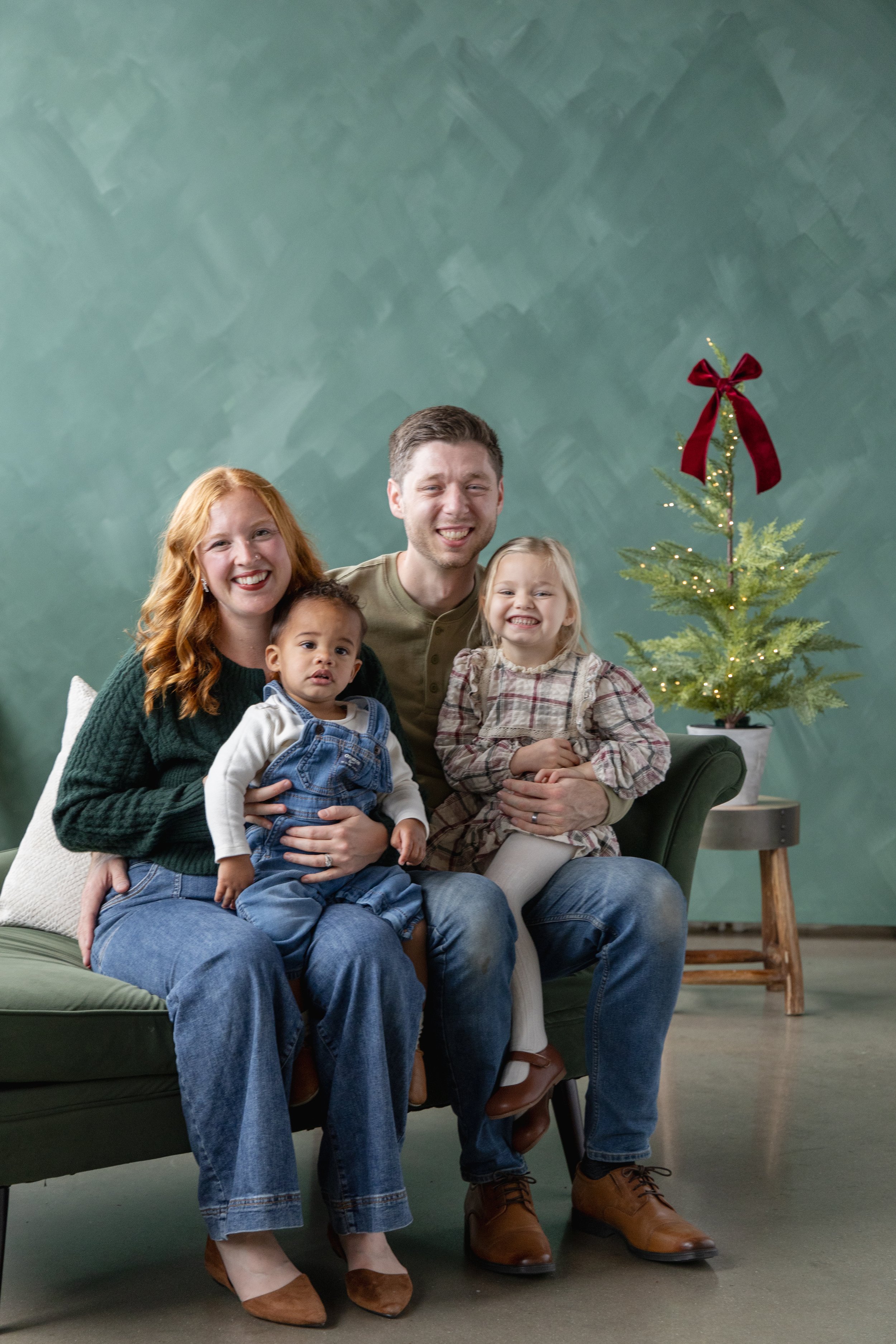 C&T-2025 Holiday-22.JPG