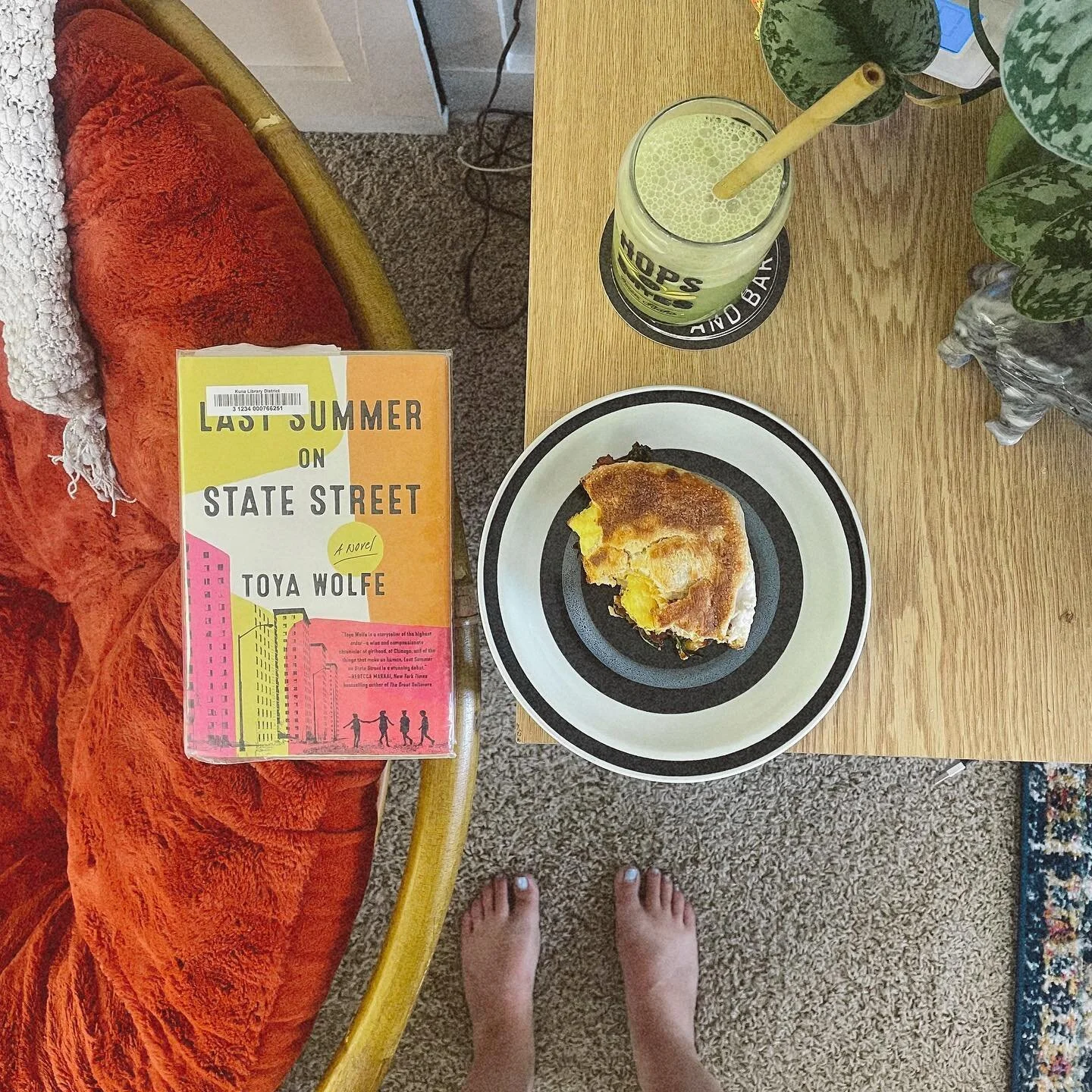 [Last Summer on State Street by Toya Wolfe] was such a beautifully ~tender~ novel about growing up in the projects in Chicago. I&rsquo;ve always felt this way about Milwaukee, but it&rsquo;s such a ~necessary thing~ for privileged people to remember 