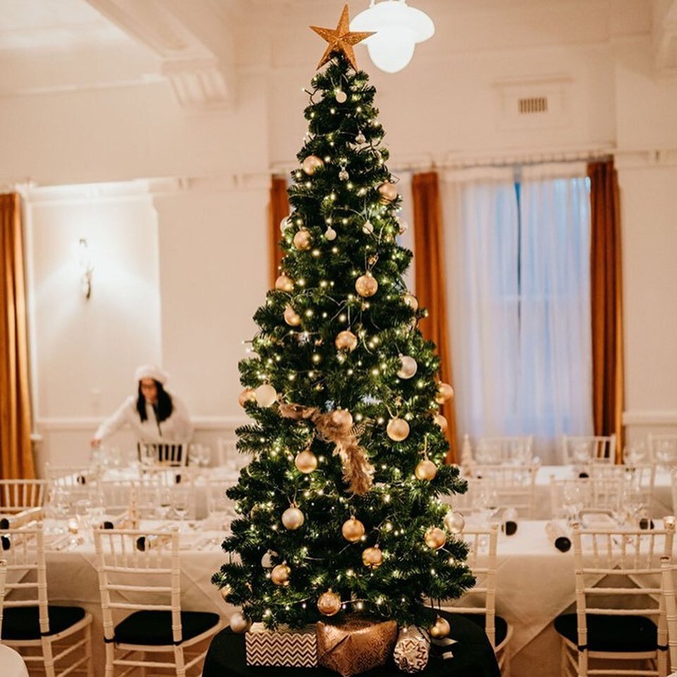 We are ready to welcome our local community this evening for our LOCALS CHRISTMAS IN JULY - Our Grand Hotel is dressed for Santa, our open fires are roaring so secure you table for this evening or tomorrow night via link in bio ✨ #TheRobertsonHotel #