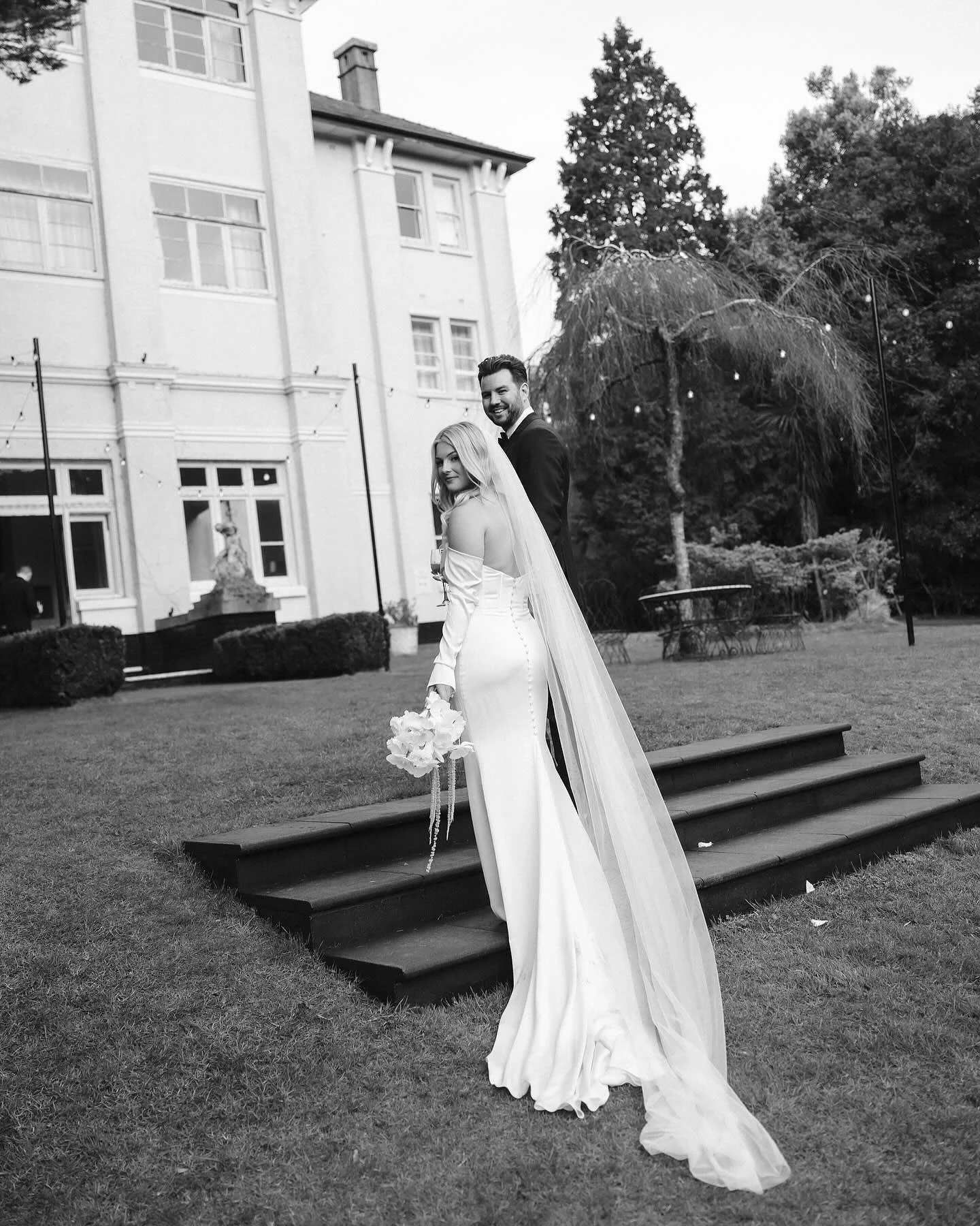 Congratulations Kyle &amp; Chantelle 🤍🥂

📷 @brookeartestudio
with
@piaandjade
@covertcontent_
@southcoasttipis
@silentshoutent
@katie_king_marriage_celebrant
@airlieandco

#TheRobertsonHotel #SouthernHighlandWeddings #TheRobertson #weddinginspirat
