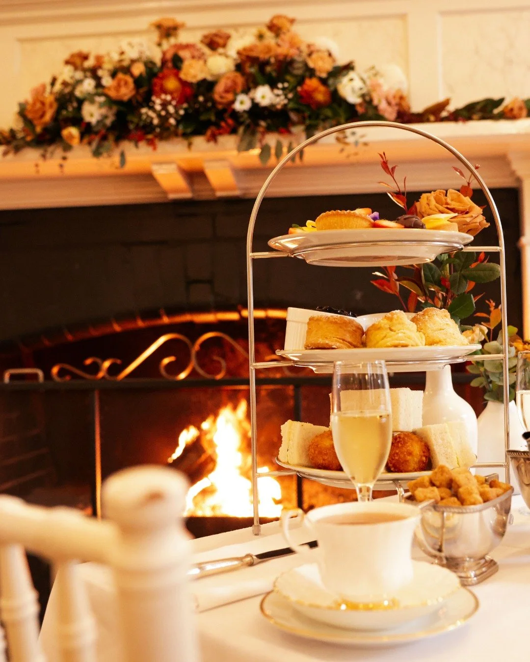 Still looking for the perfect Mother's Day gift? Give her an experience instead. A High Tea with sparkling wine on arrival, beautifully prepared treats, and the simple joy of being together. Because memories last longer than flowers. 💛

#TheRobertso