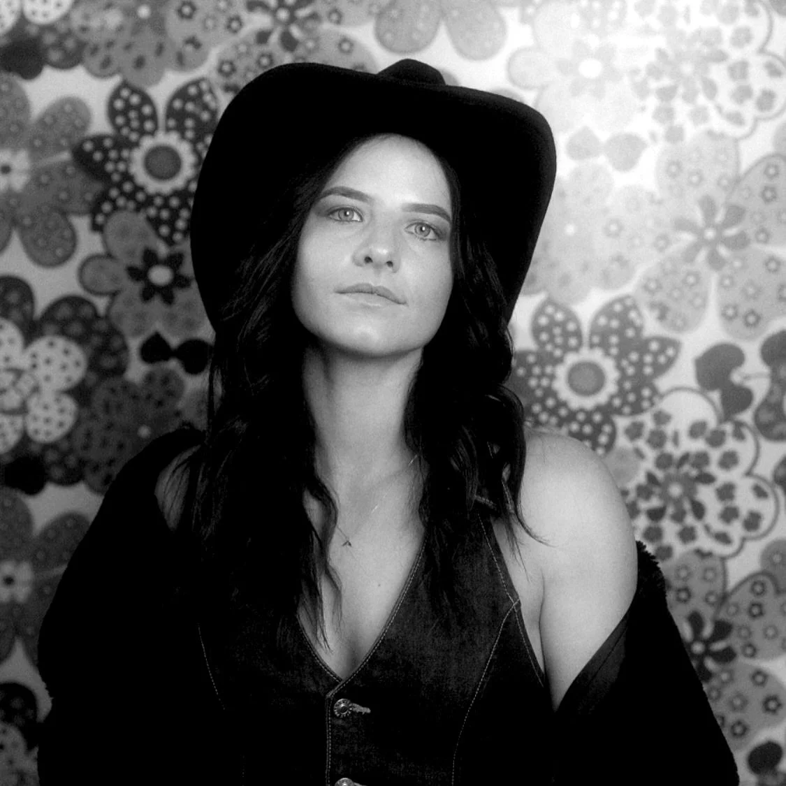 Sunday Sessions Live Music with Kezra