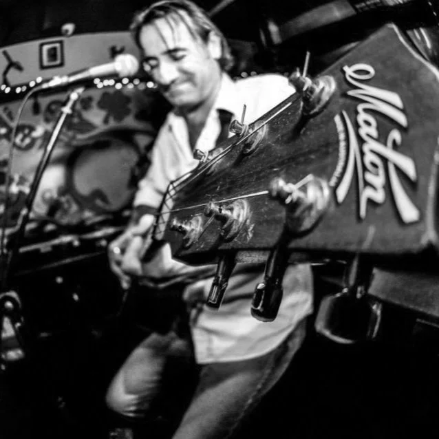 Sunday Sessions Live Music with Damon Stone